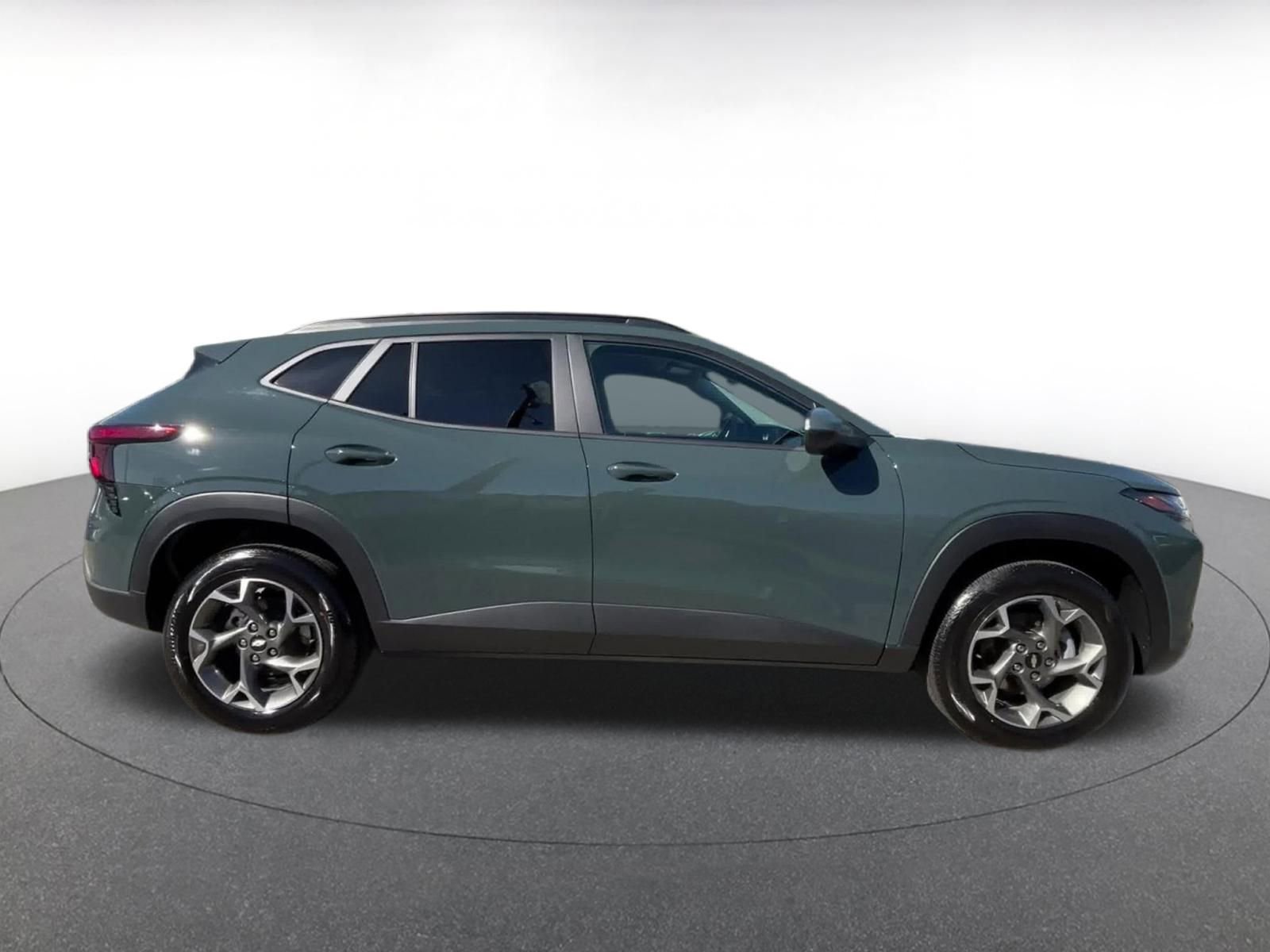 Thumbnail: 2025 Chevrolet Trax - 16