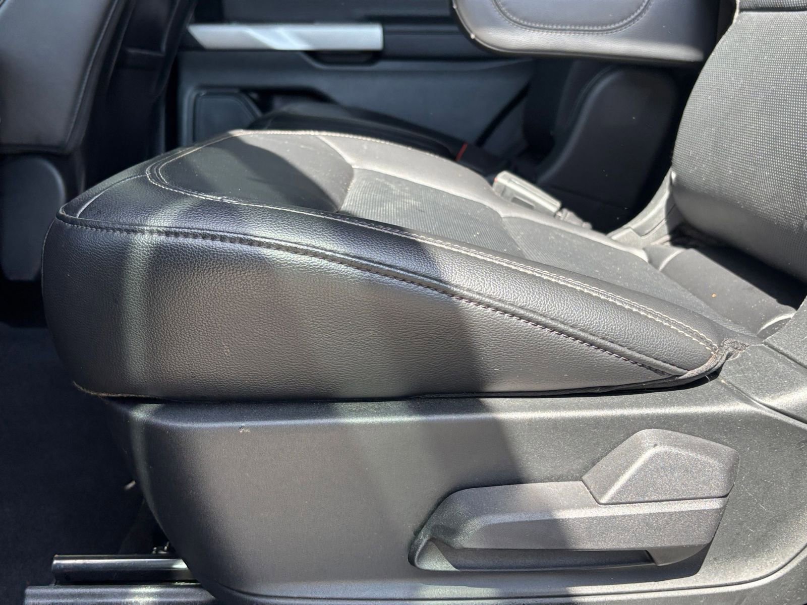 Thumbnail: 2024 Ford Explorer - 28