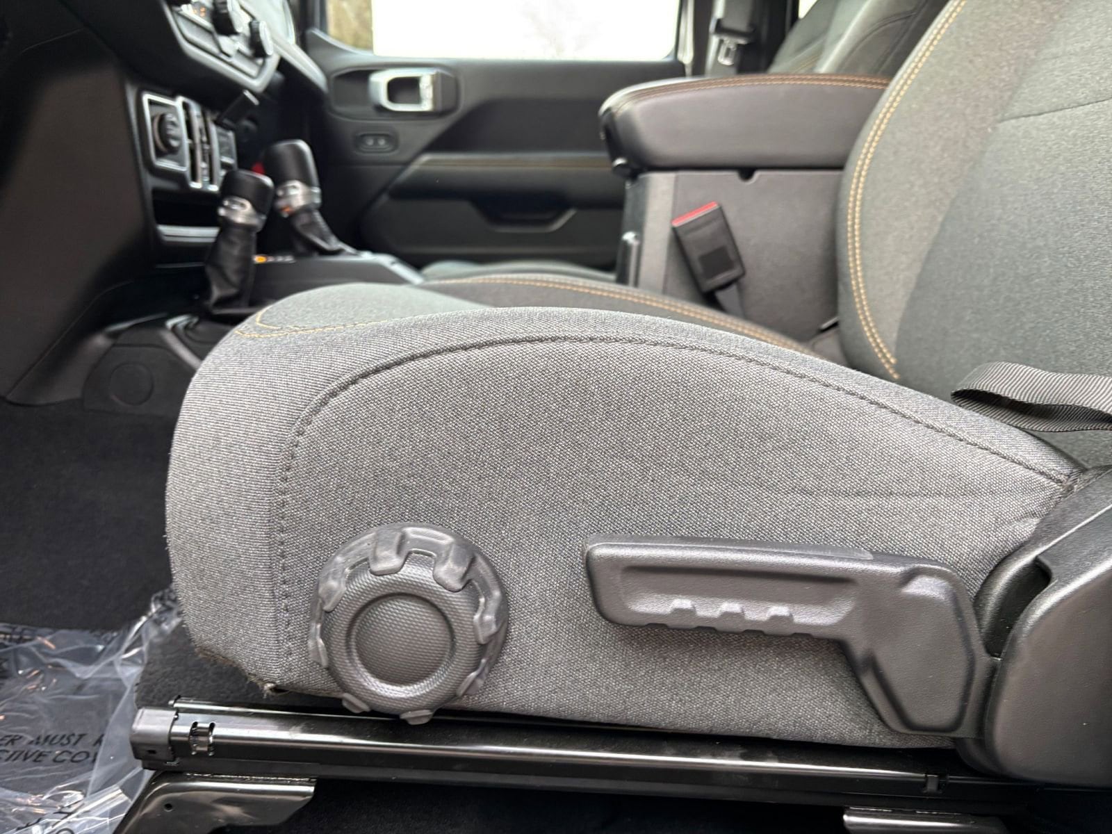 Thumbnail: 2025 Jeep Wrangler - 27