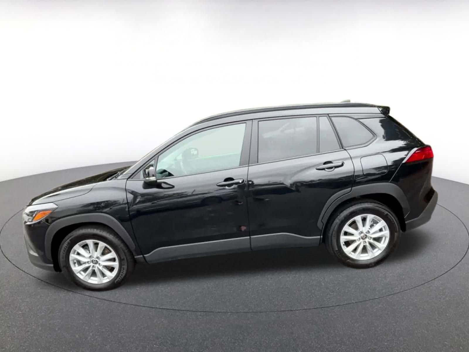 Thumbnail: 2025 Toyota Corolla Cross - 9