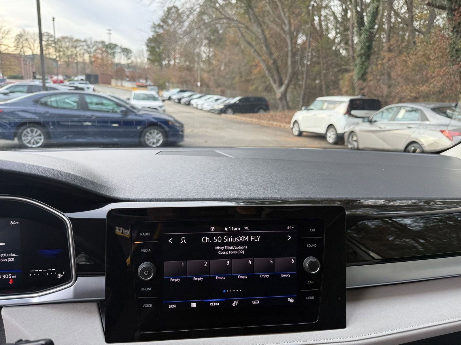 Thumbnail: 2025 Volkswagen Taos - 18