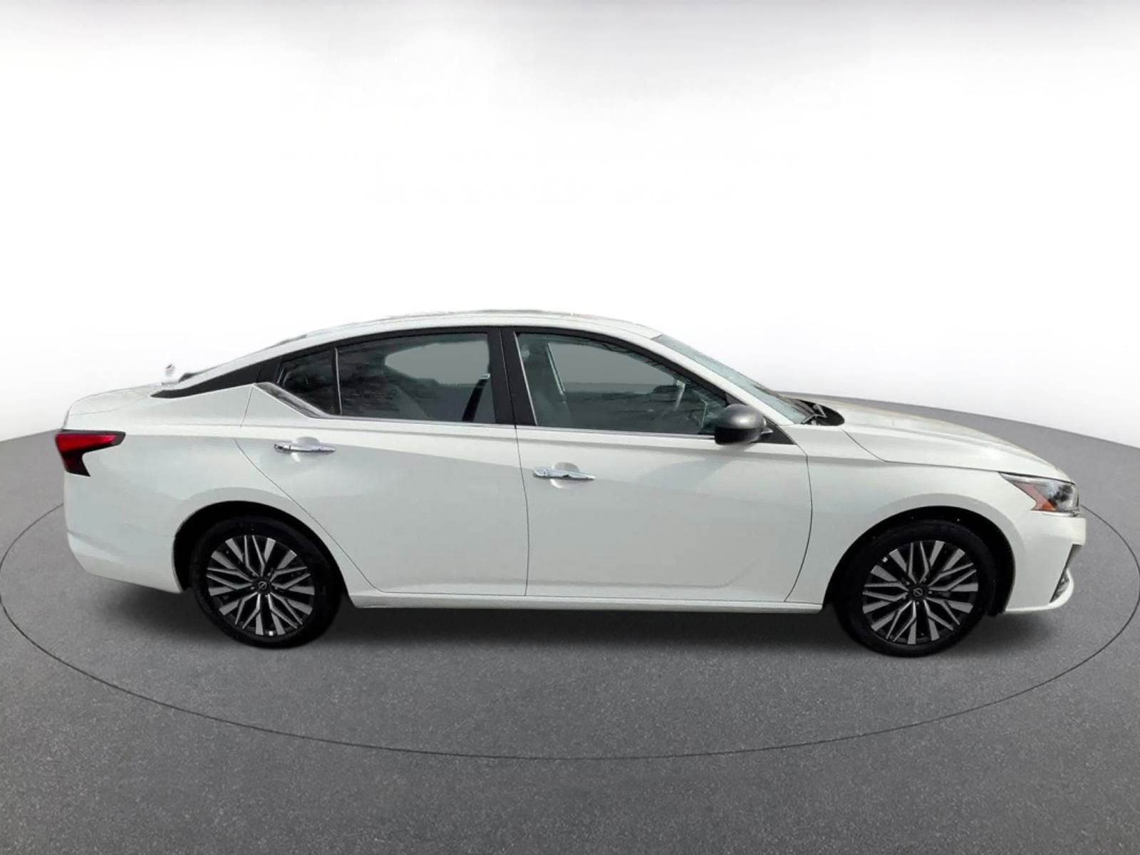 Thumbnail: 2025 Nissan Altima - 16