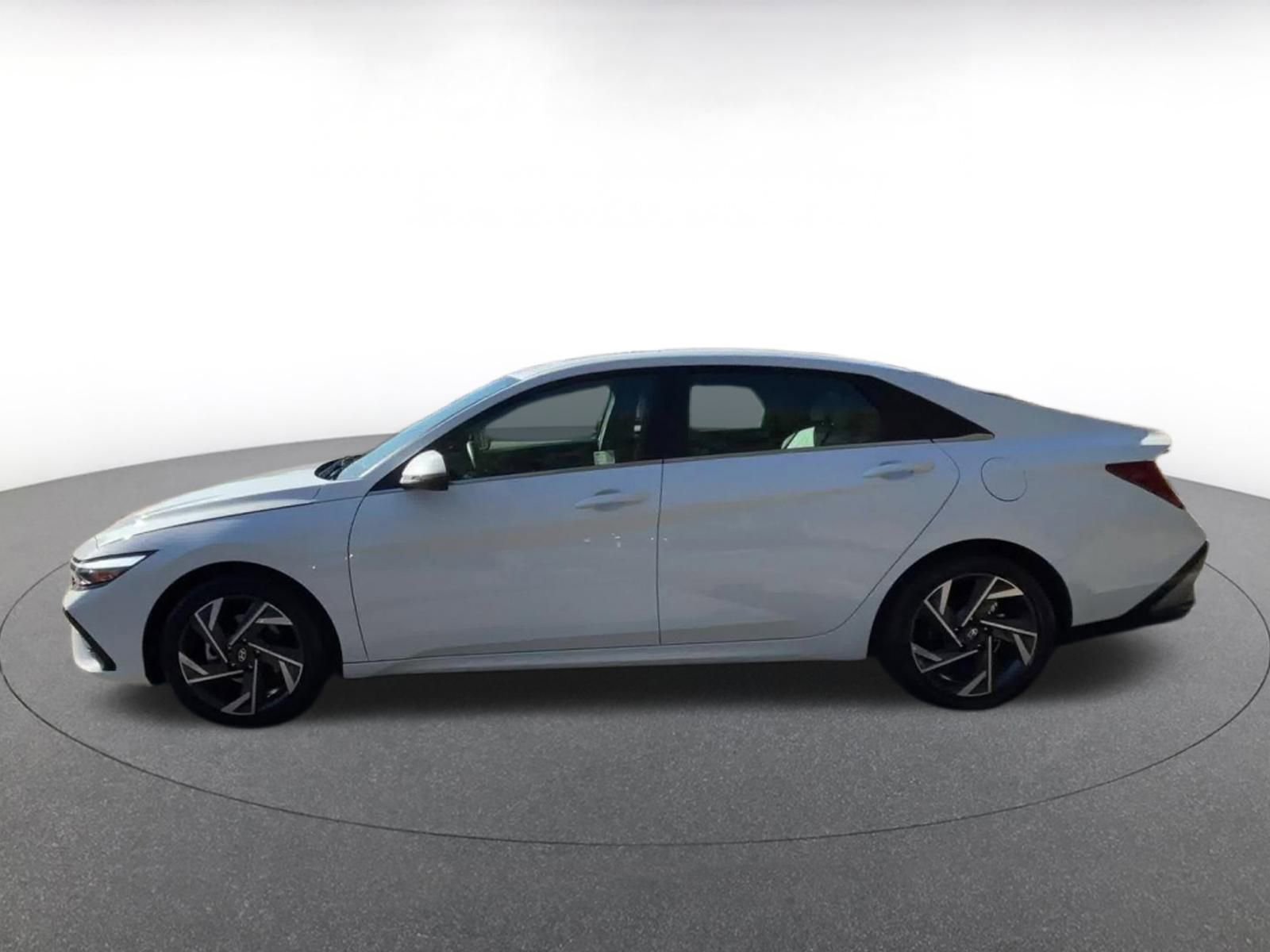 Thumbnail: 2025 Hyundai Elantra - 9