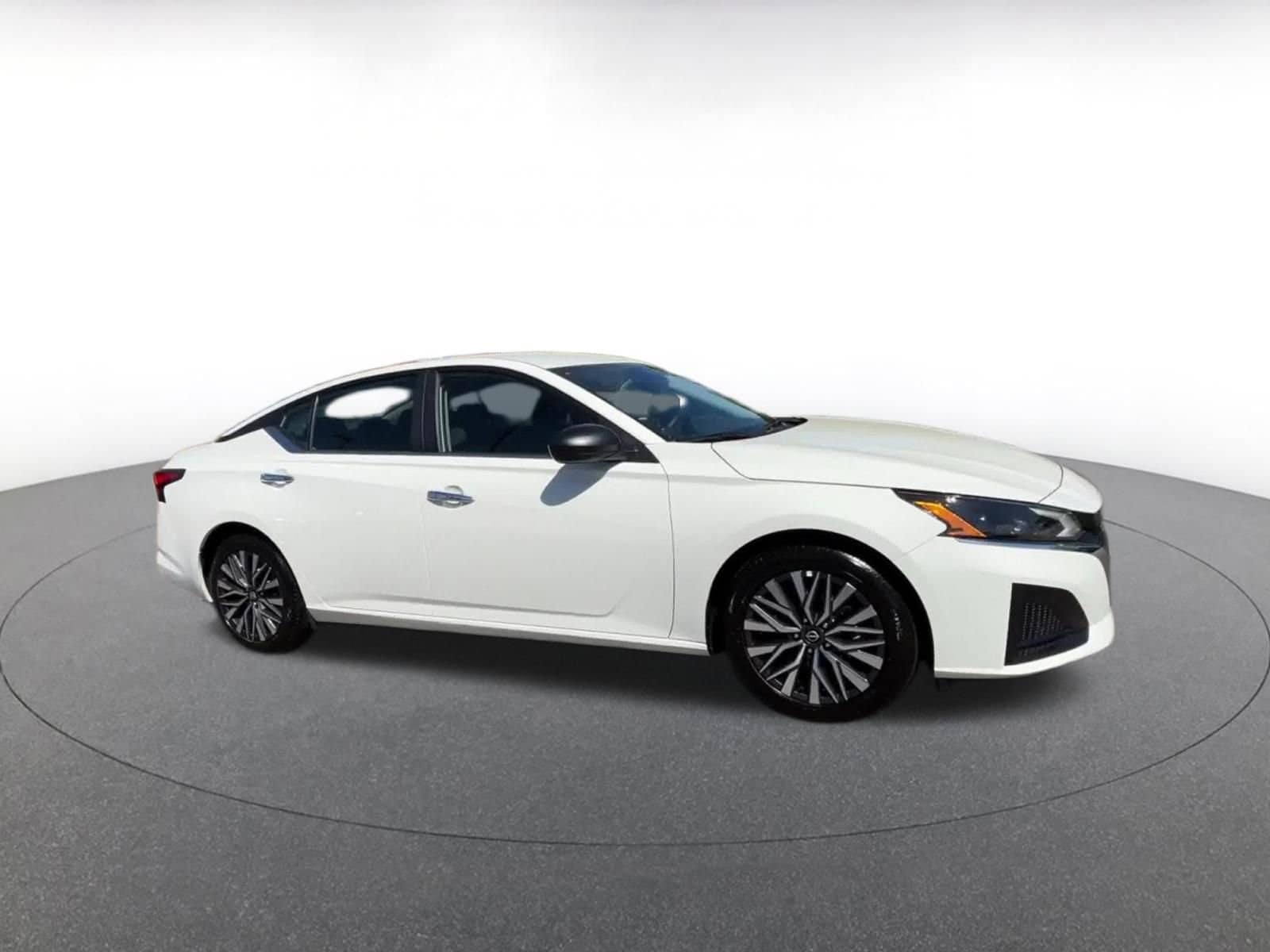 Thumbnail: 2025 Nissan Altima - 2