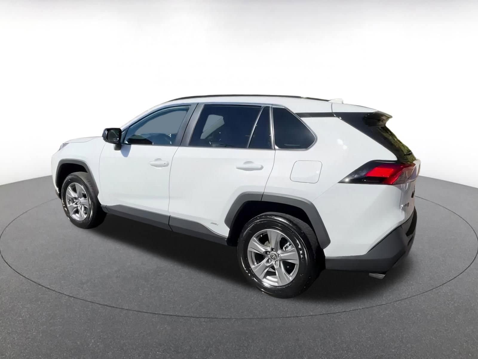 Thumbnail: 2025 Toyota RAV4 - 10