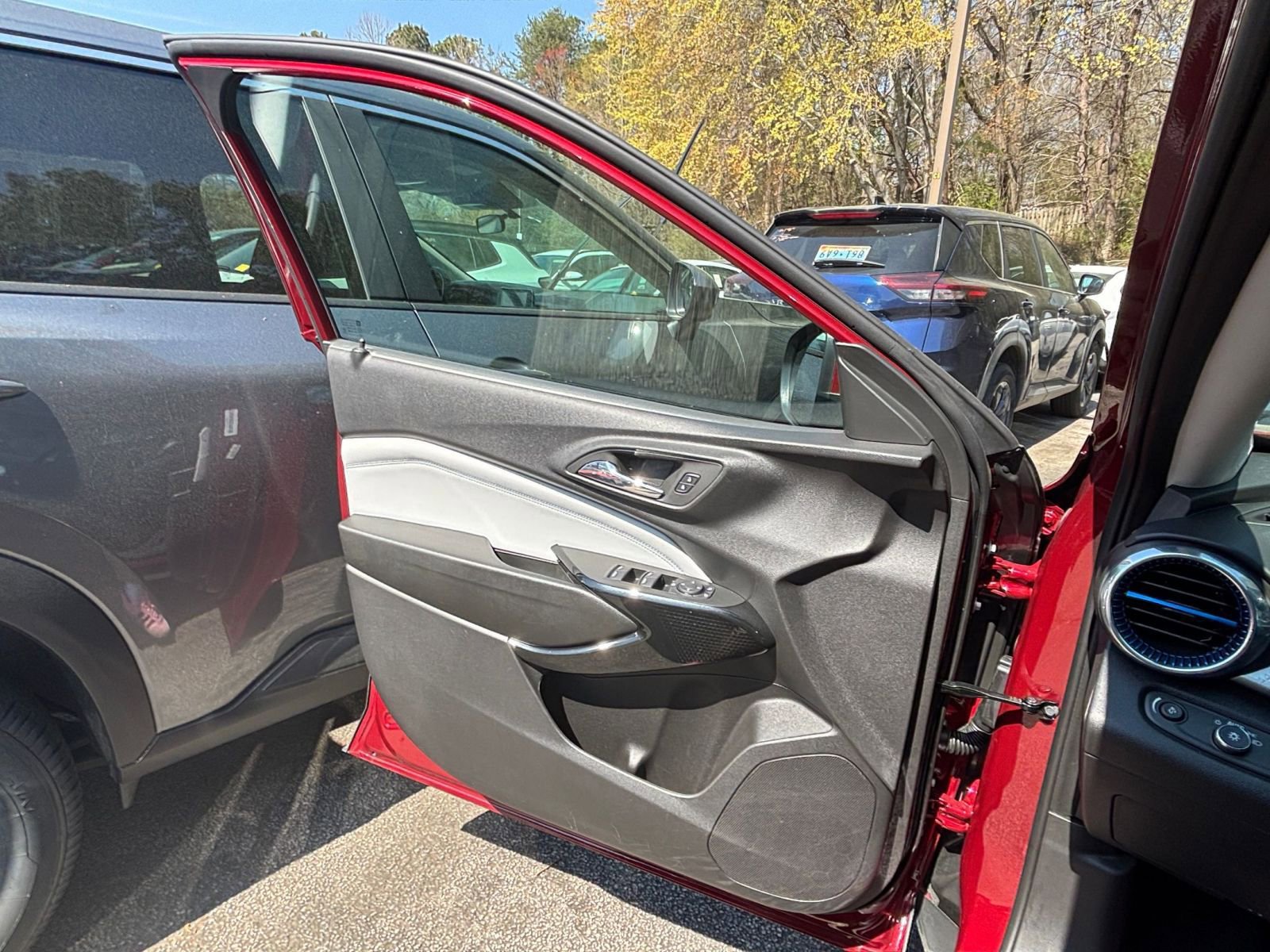 Thumbnail: 2025 Chevrolet Trax - 18