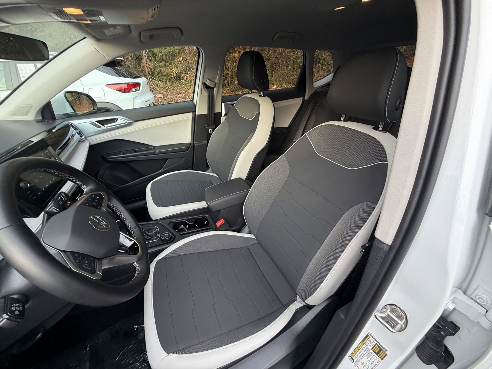 Thumbnail: 2025 Volkswagen Taos - 27