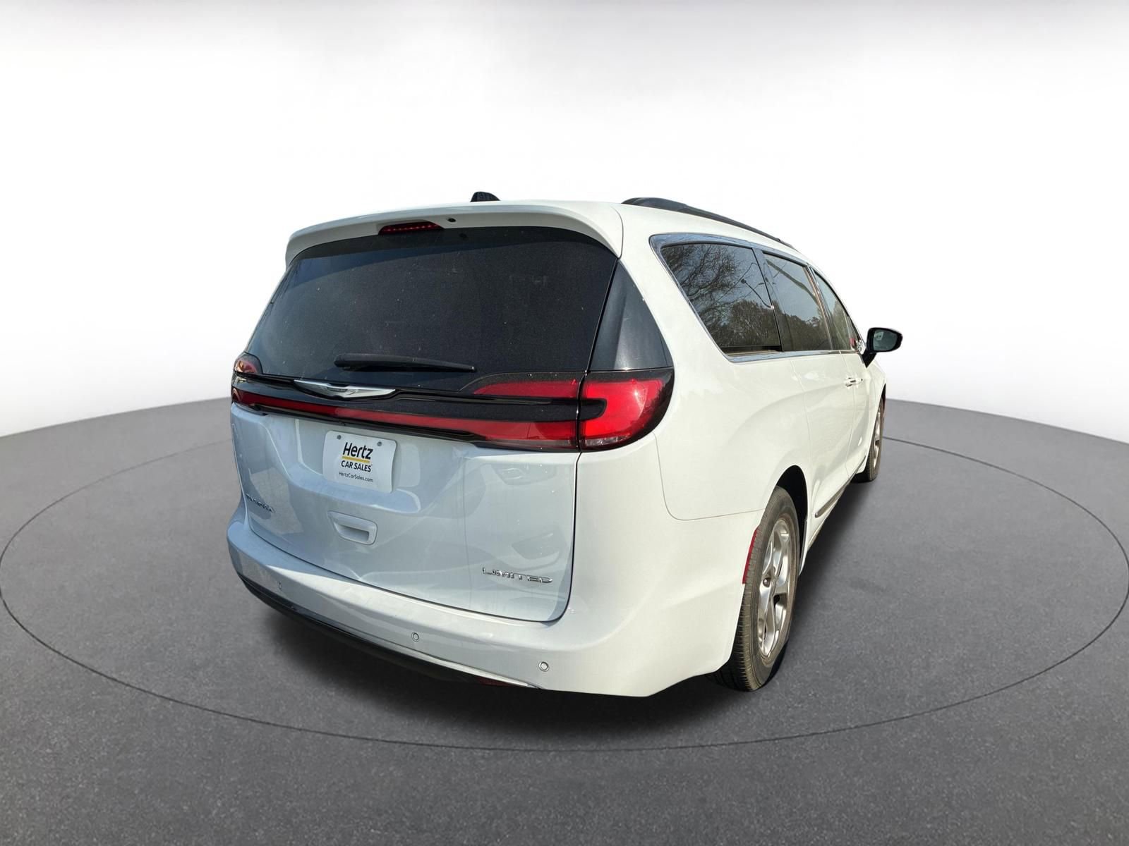 Thumbnail: 2023 Chrysler Pacifica - 7