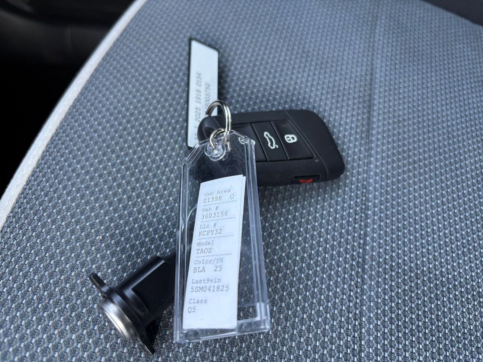 Thumbnail: 2025 Volkswagen Taos - 21