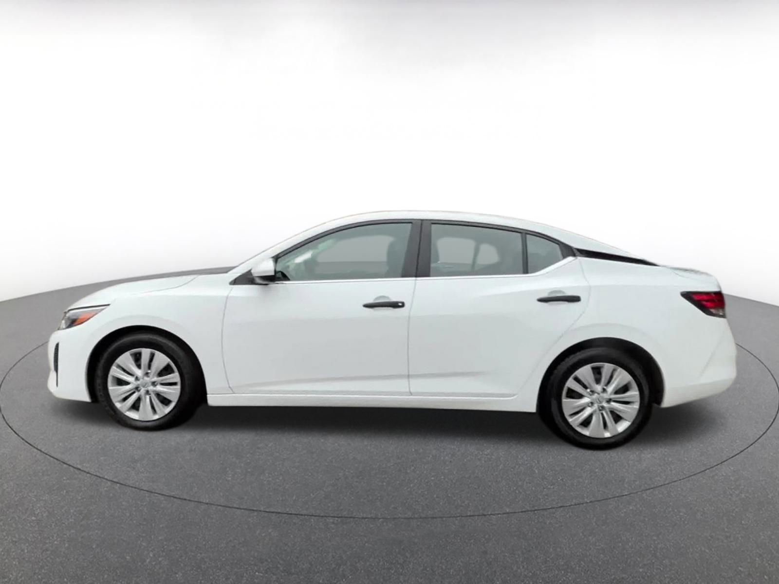 Thumbnail: 2025 Nissan Sentra - 9