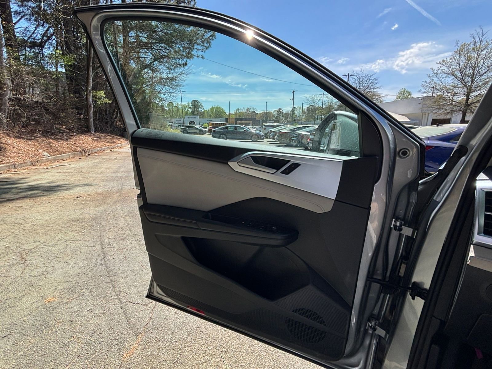 Thumbnail: 2025 Volkswagen Taos - 18