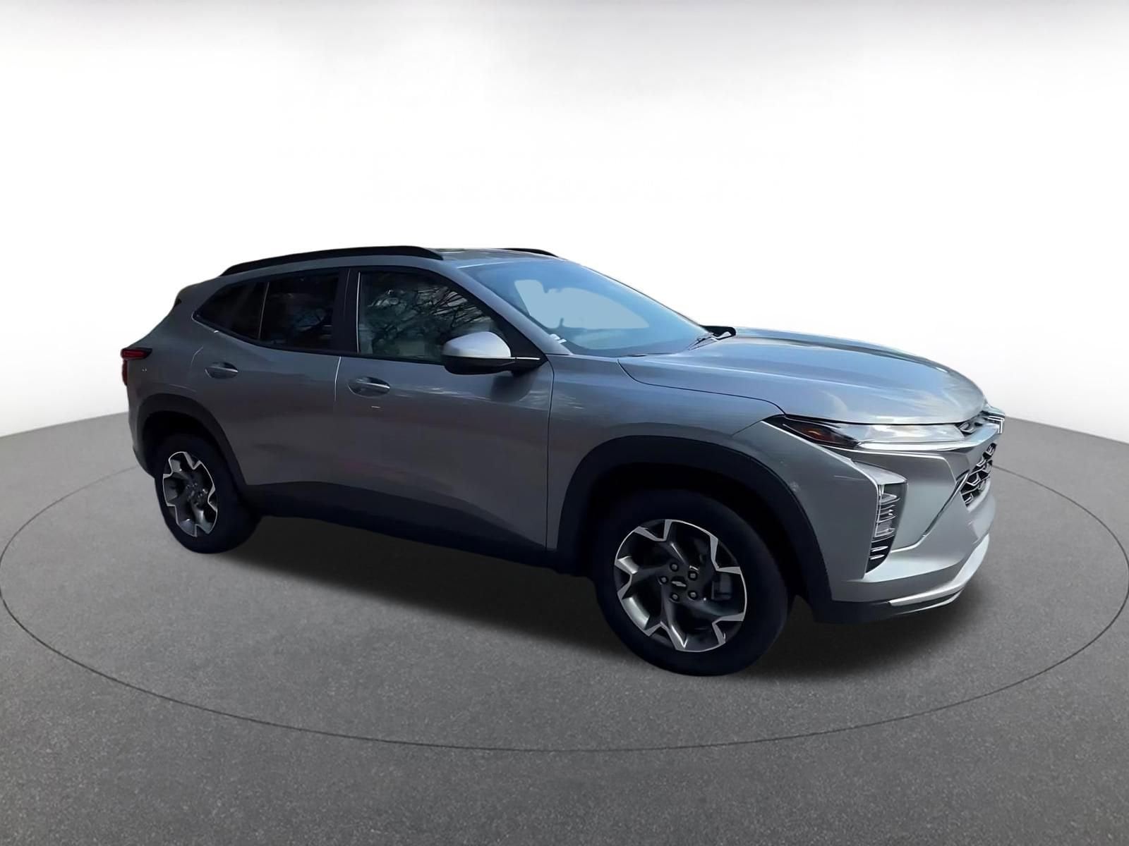 Thumbnail: 2025 Chevrolet Trax - 2