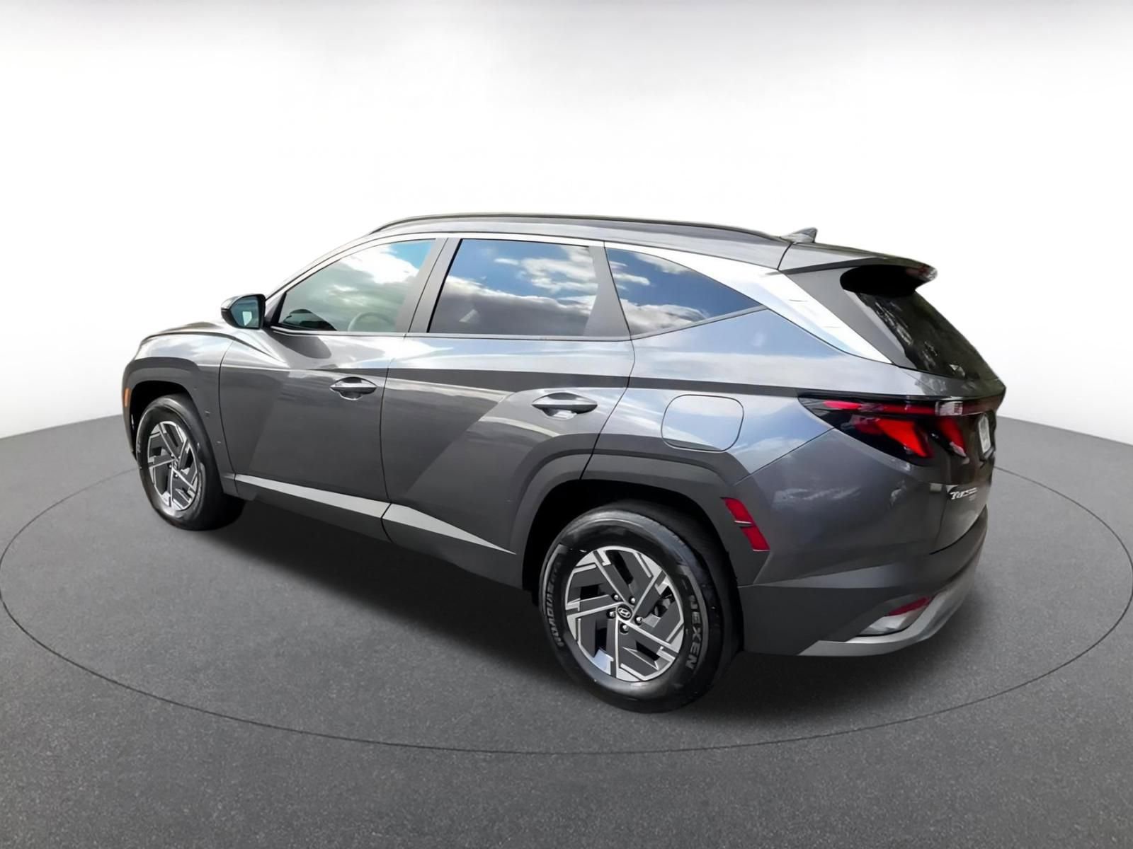 Thumbnail: 2025 Hyundai Tucson - 10