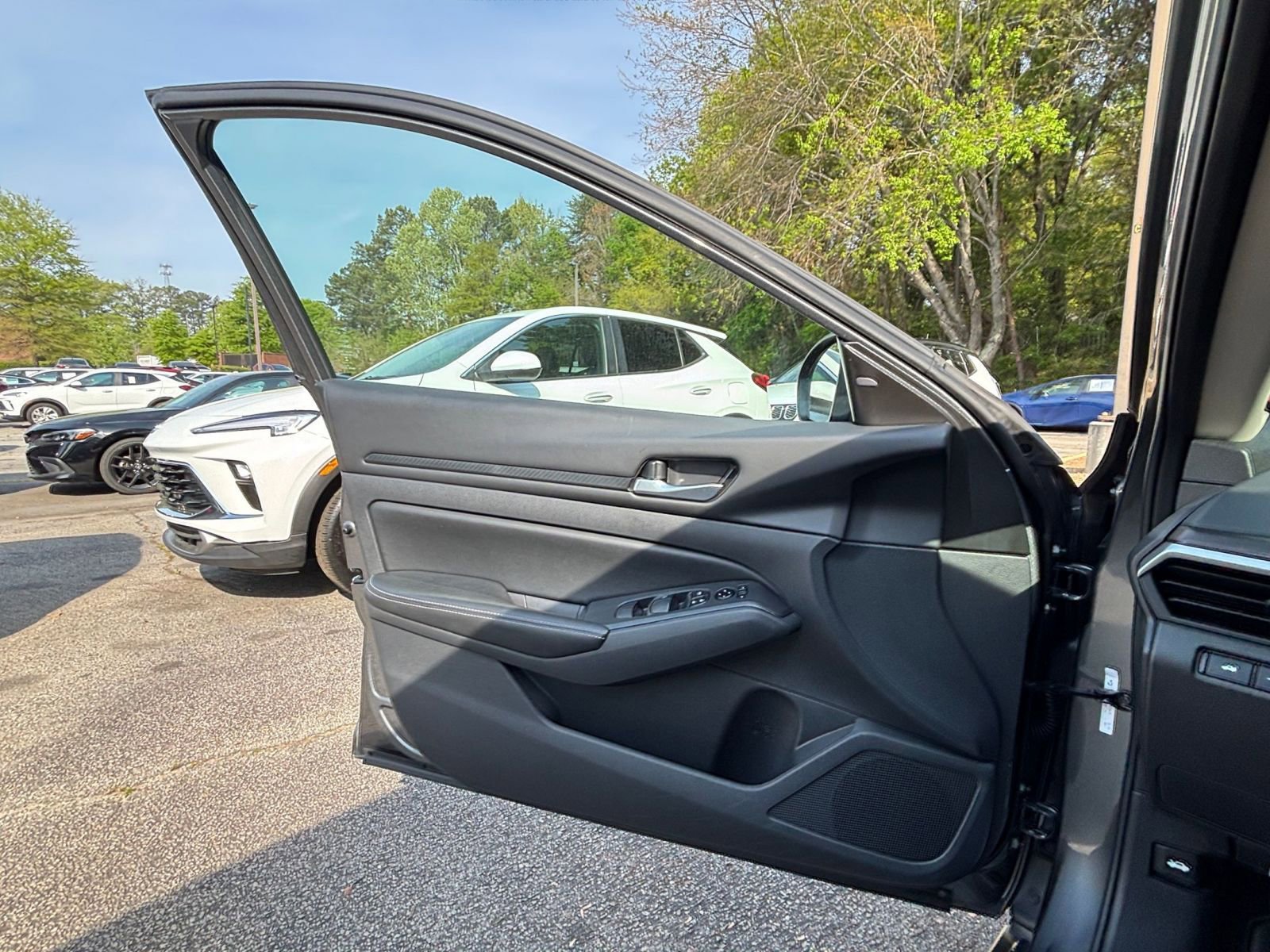 Thumbnail: 2025 Nissan Altima - 18