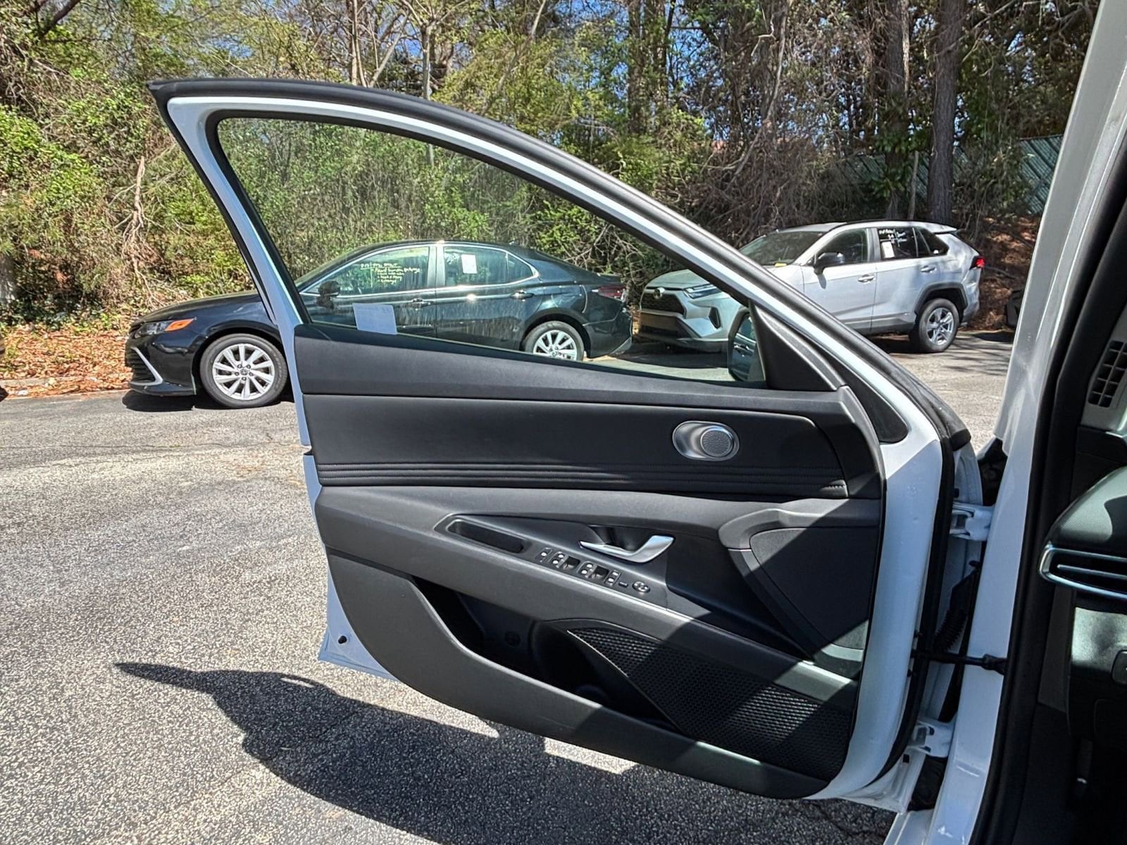 Thumbnail: 2025 Hyundai Elantra - 18