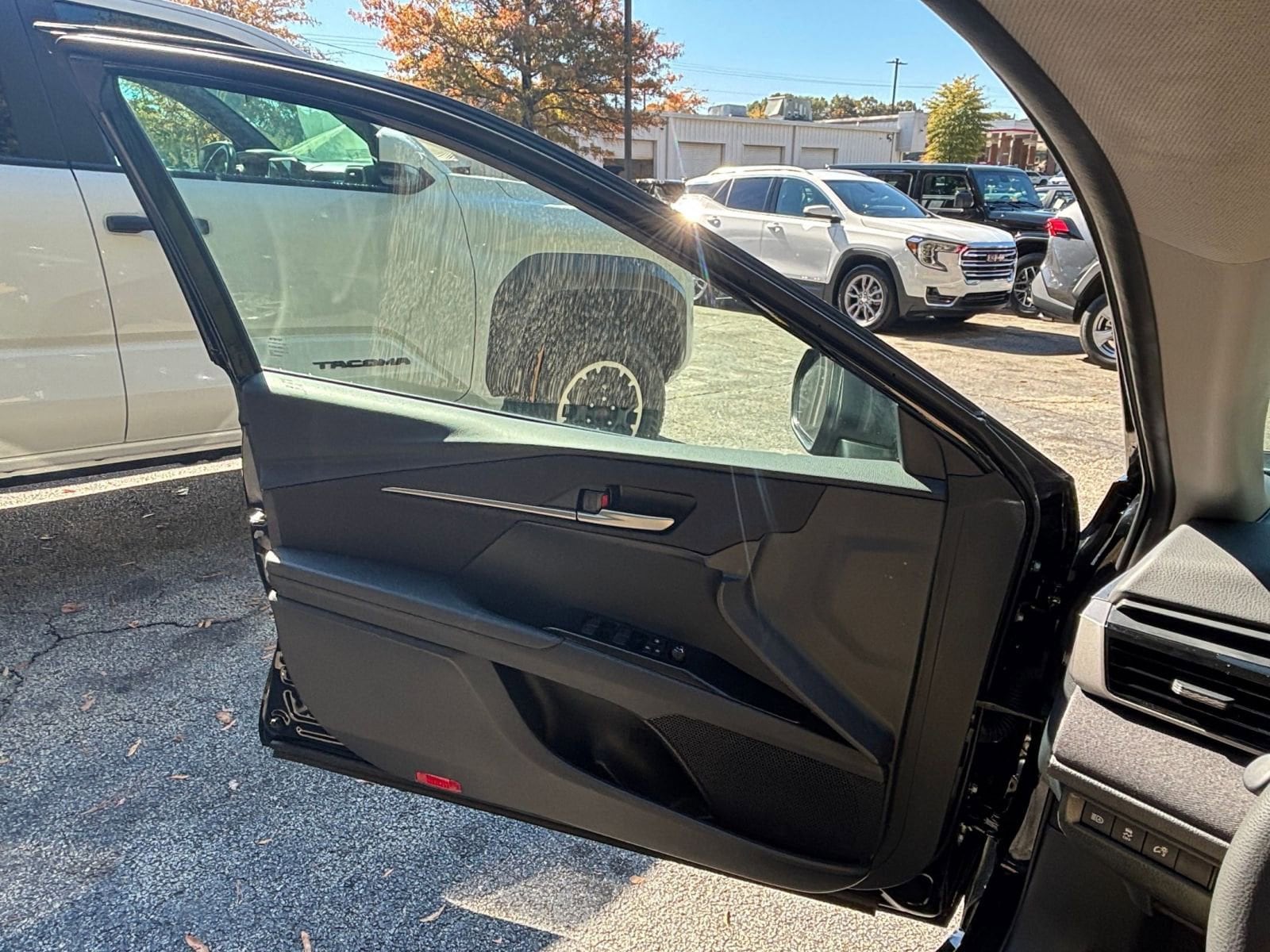 Thumbnail: 2025 Toyota Camry - 20