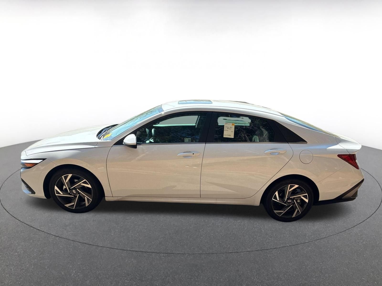 Thumbnail: 2025 Hyundai Elantra - 4