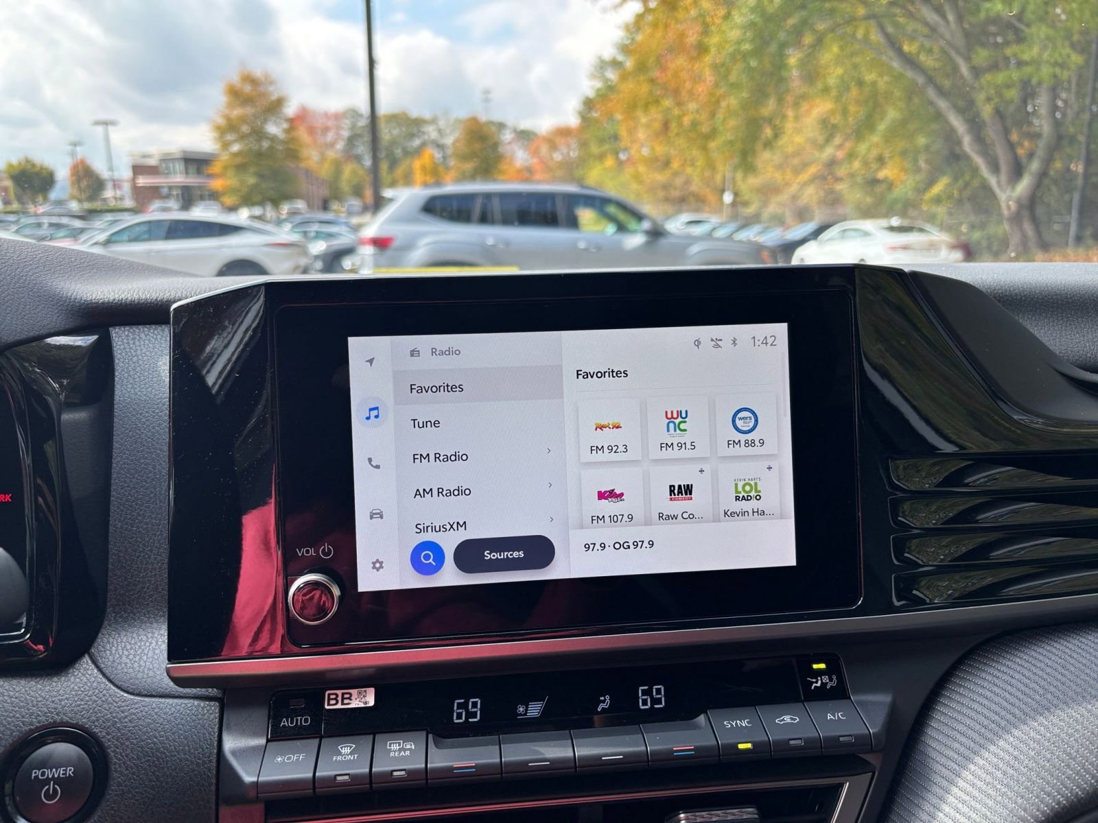 Thumbnail: 2025 Toyota Camry - 21