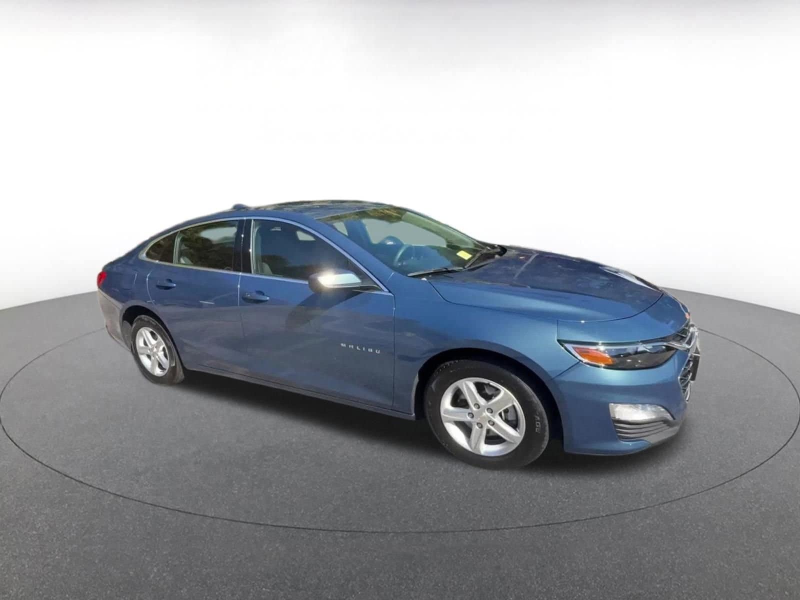 Thumbnail: 2024 Chevrolet Malibu - 2