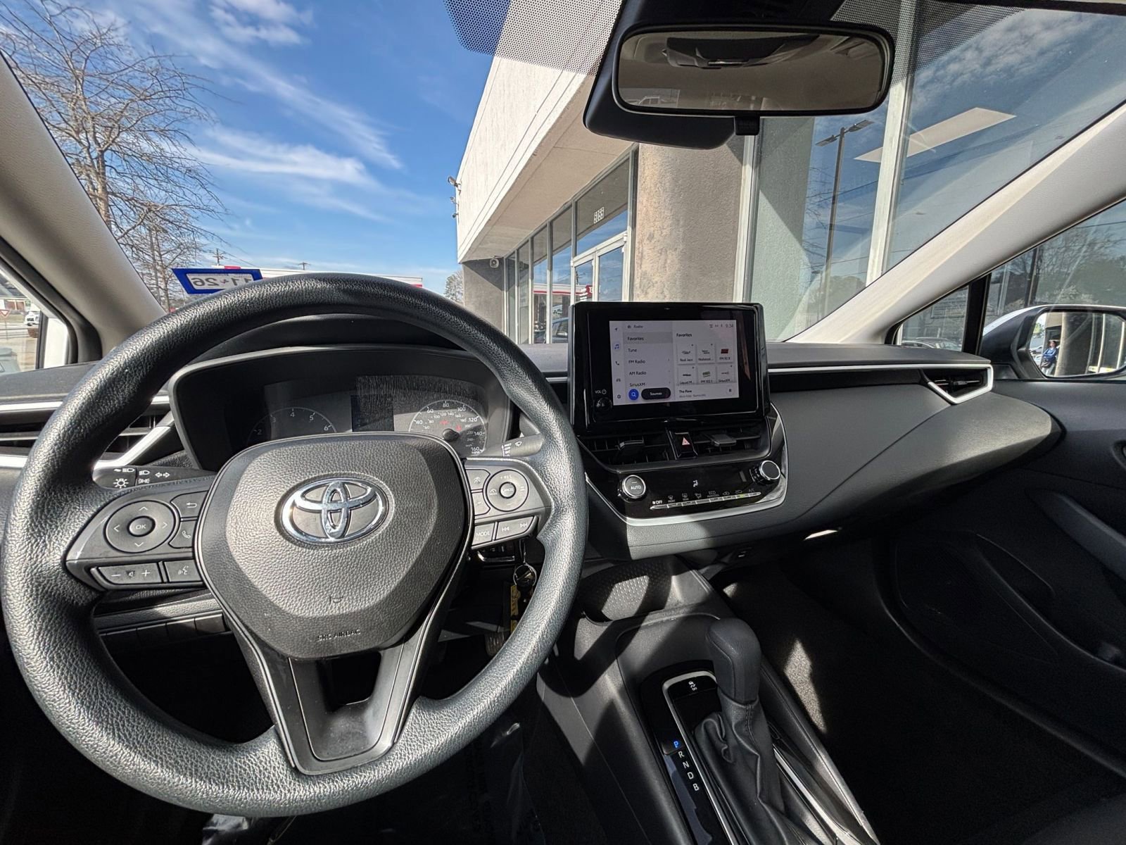 Thumbnail: 2025 Toyota Corolla - 33