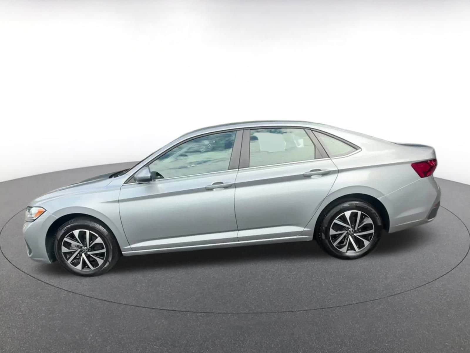 Thumbnail: 2024 Volkswagen Jetta - 9