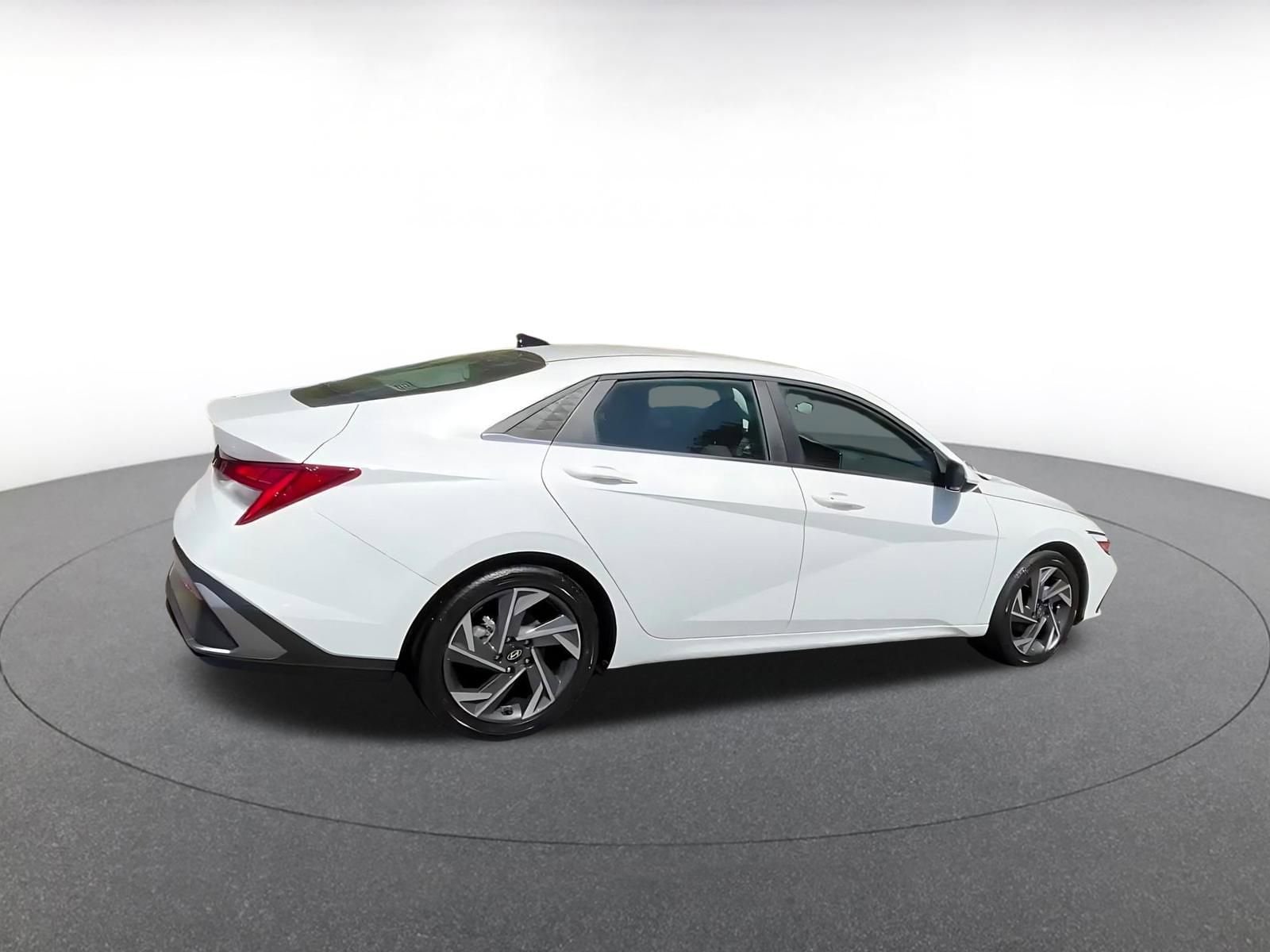 Thumbnail: 2025 Hyundai Elantra - 15