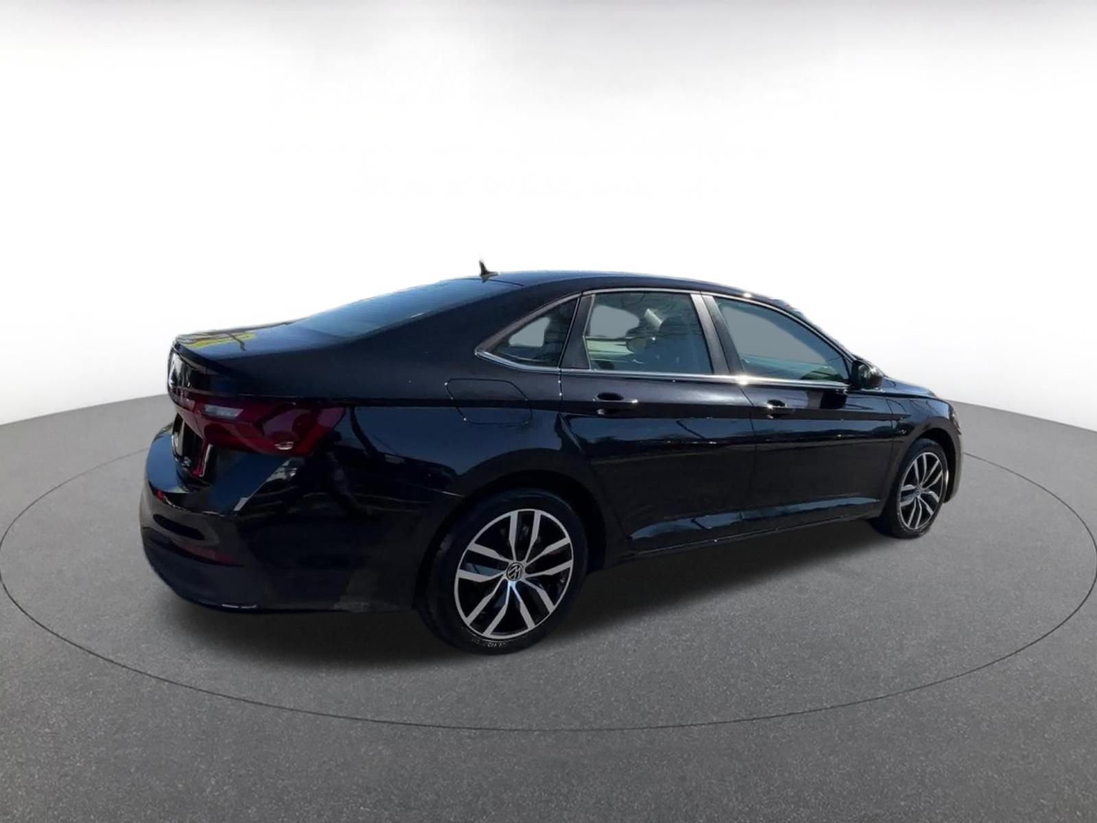 Thumbnail: 2025 Volkswagen Jetta - 15