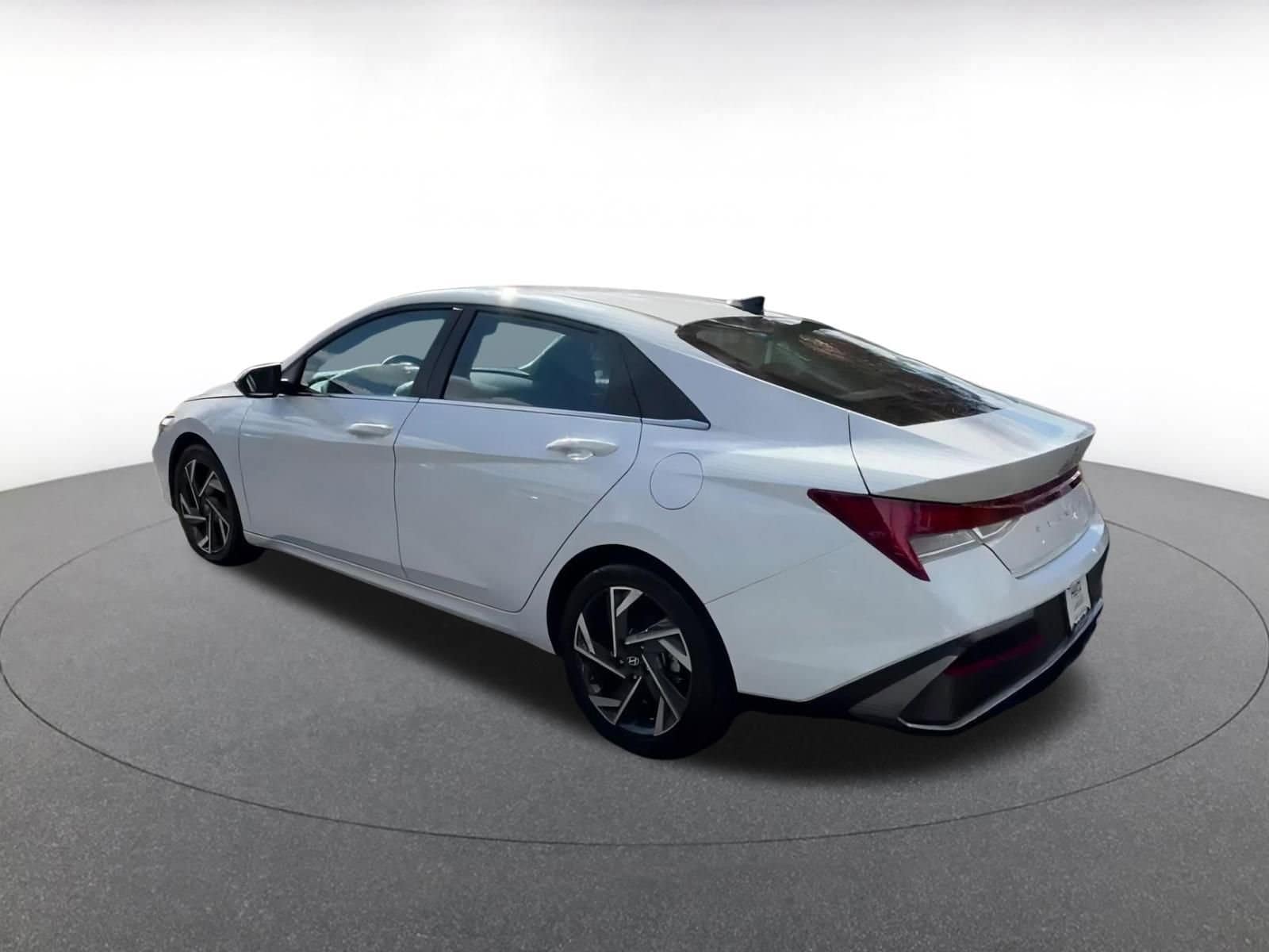 Thumbnail: 2025 Hyundai Elantra - 10