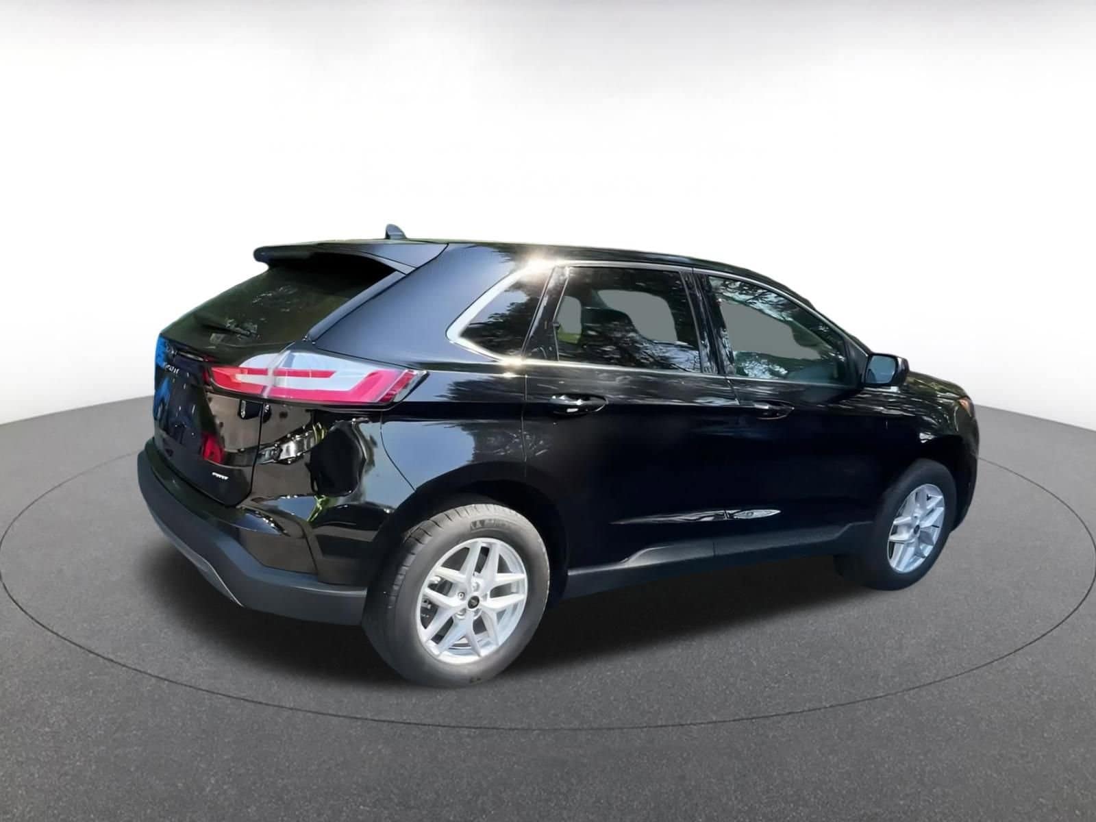 Thumbnail: 2024 Ford Edge - 15