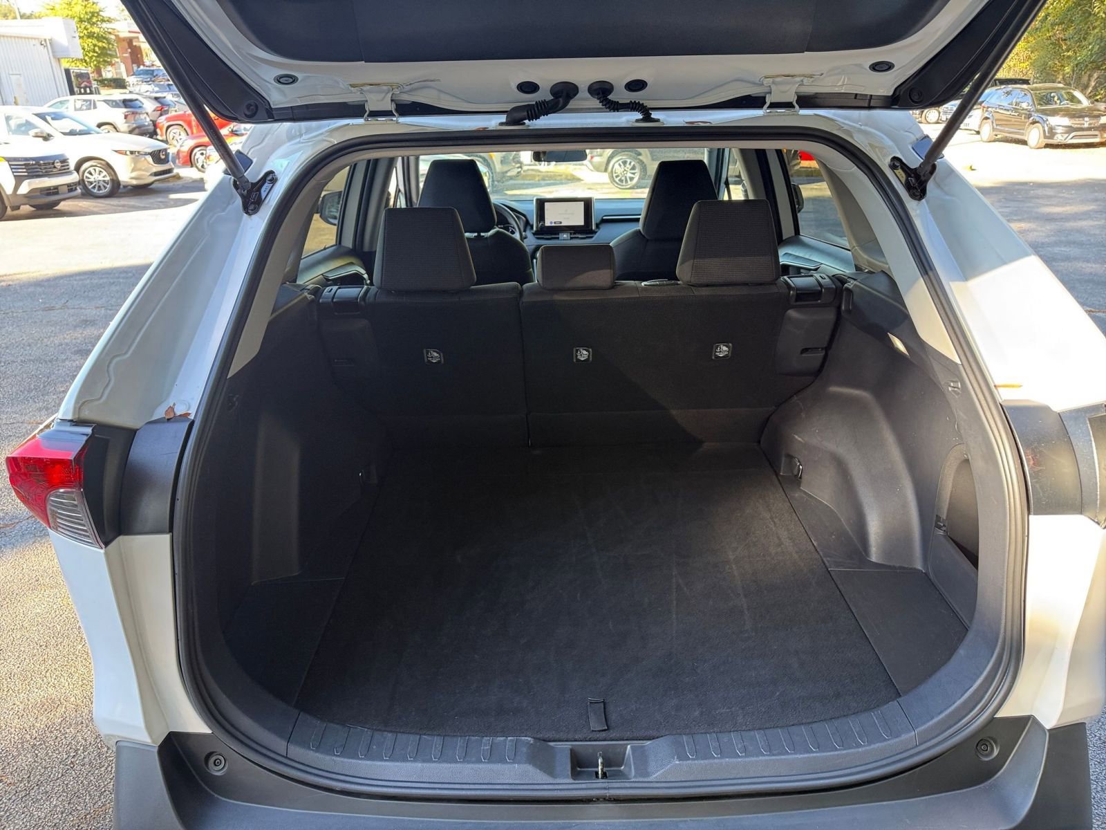 Thumbnail: 2025 Toyota RAV4 - 31