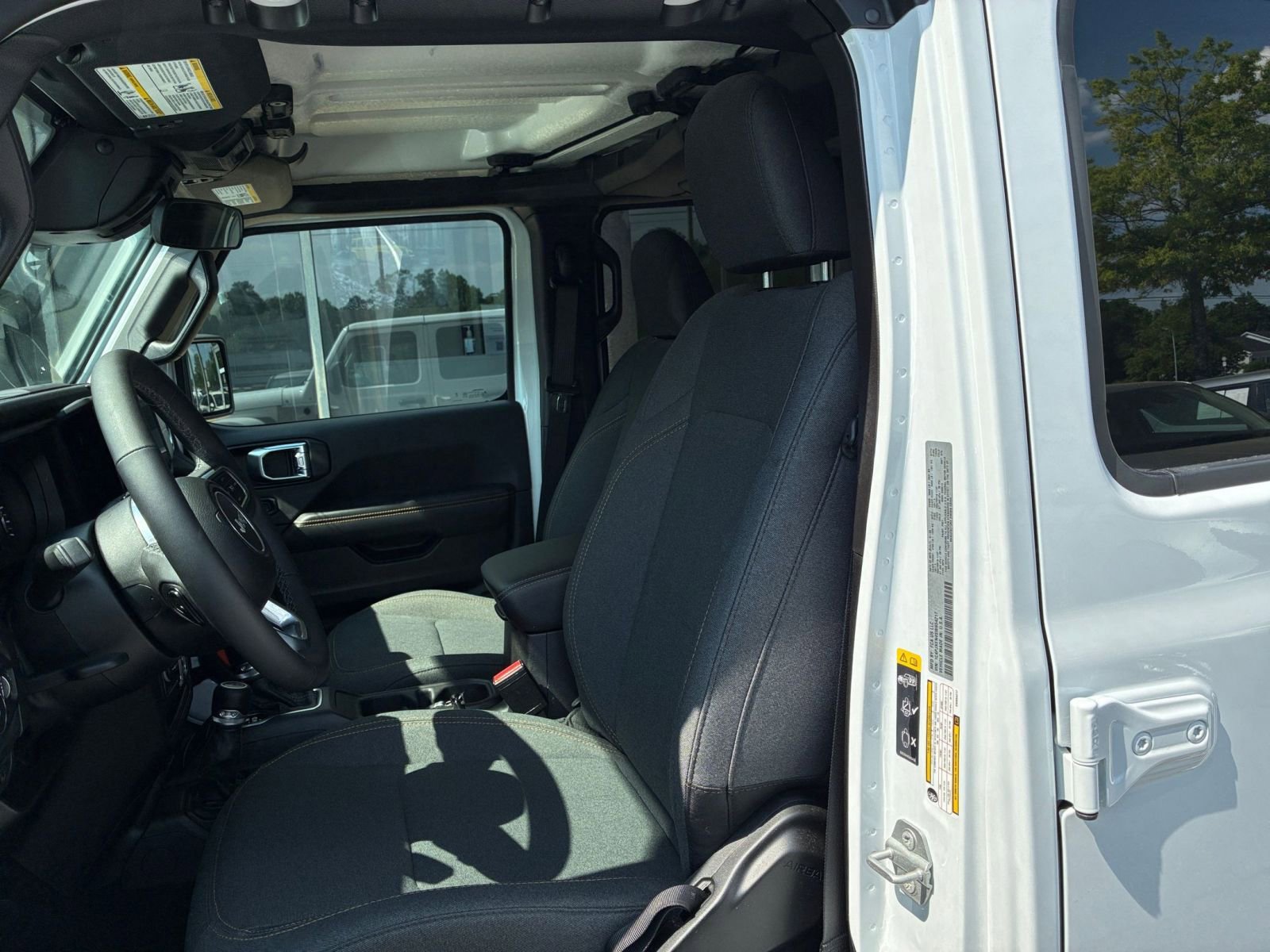 Thumbnail: 2025 Jeep Wrangler - 29