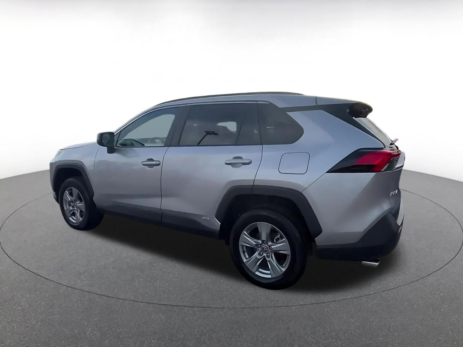 Thumbnail: 2025 Toyota RAV4 - 10