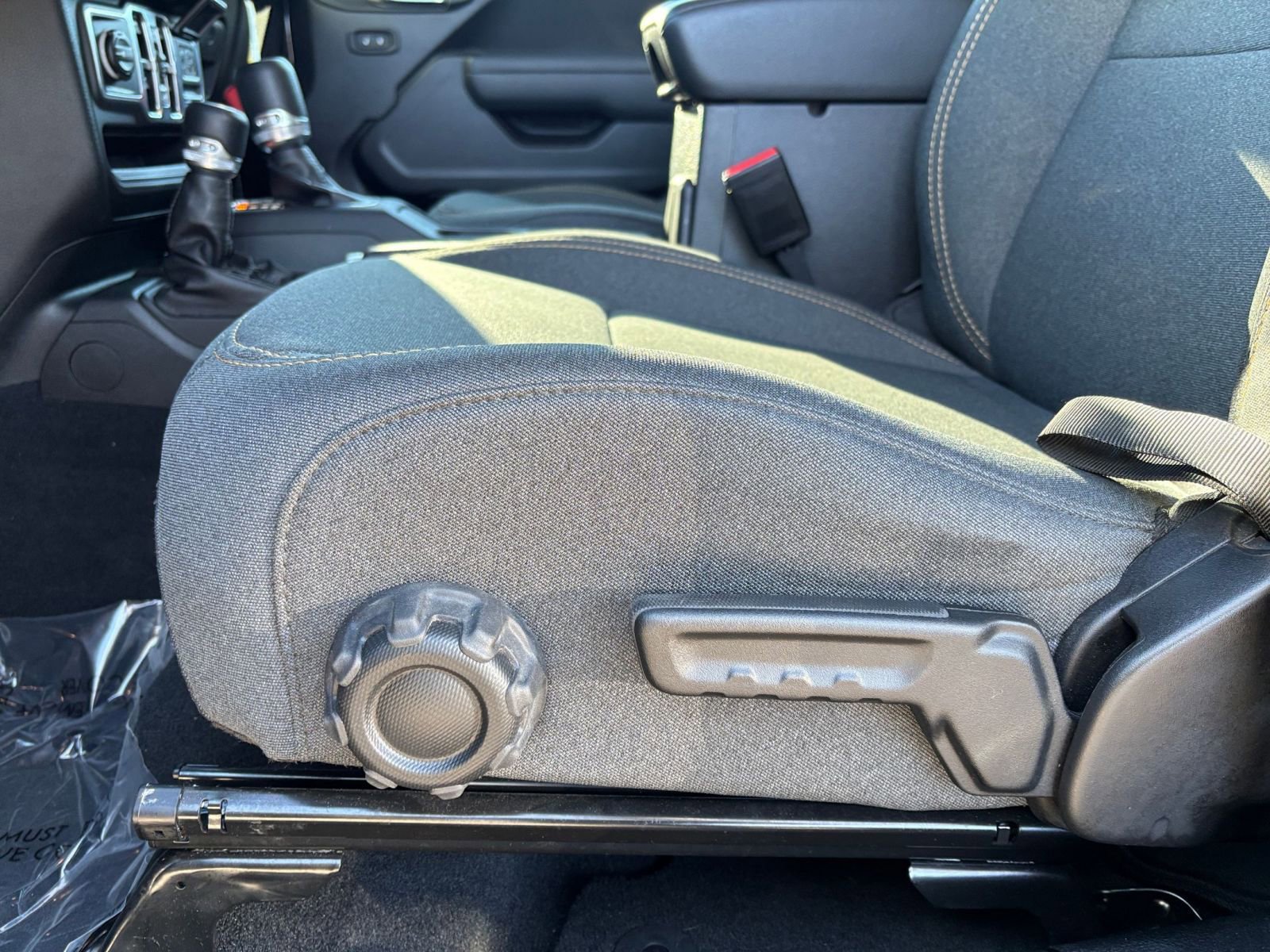 Thumbnail: 2025 Jeep Wrangler - 23