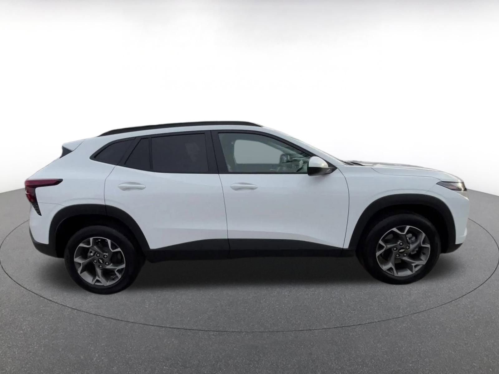 Thumbnail: 2025 Chevrolet Trax - 16