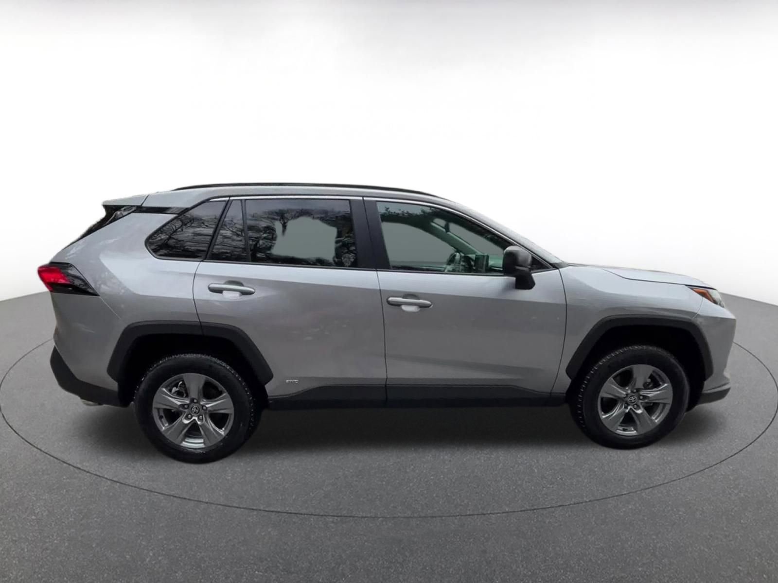 Thumbnail: 2025 Toyota RAV4 - 16