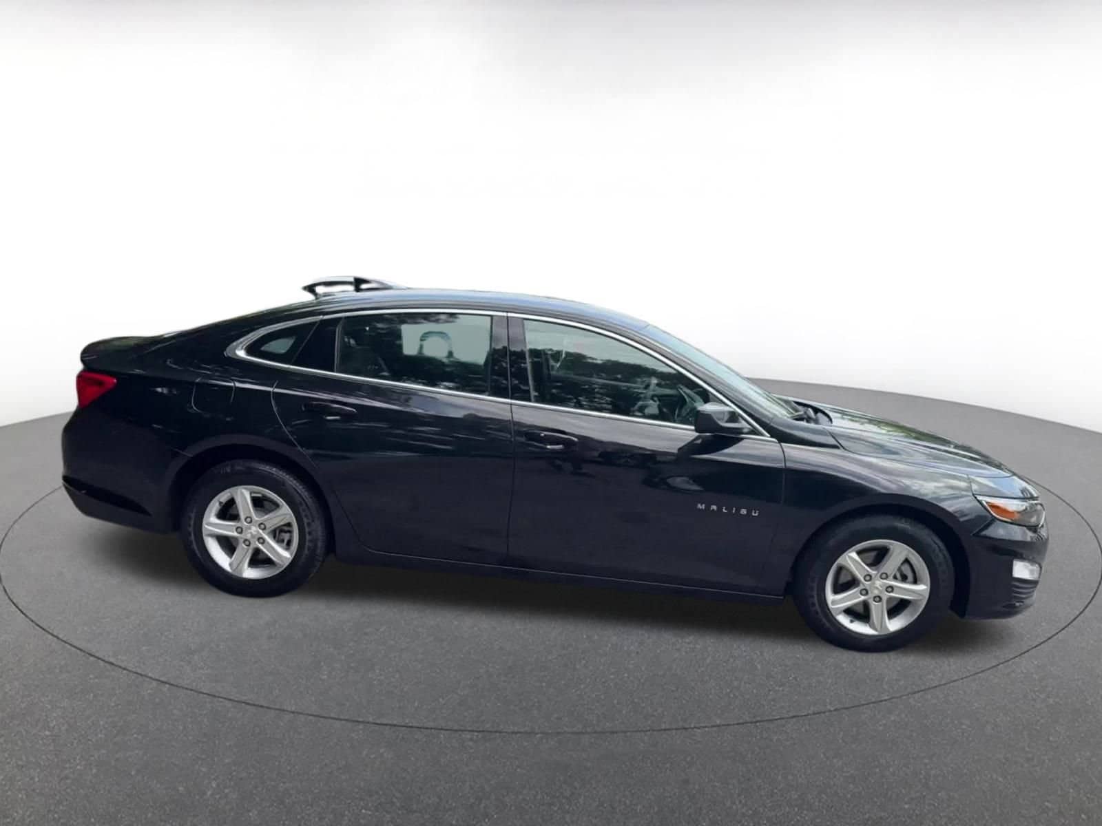 Thumbnail: 2024 Chevrolet Malibu - 16
