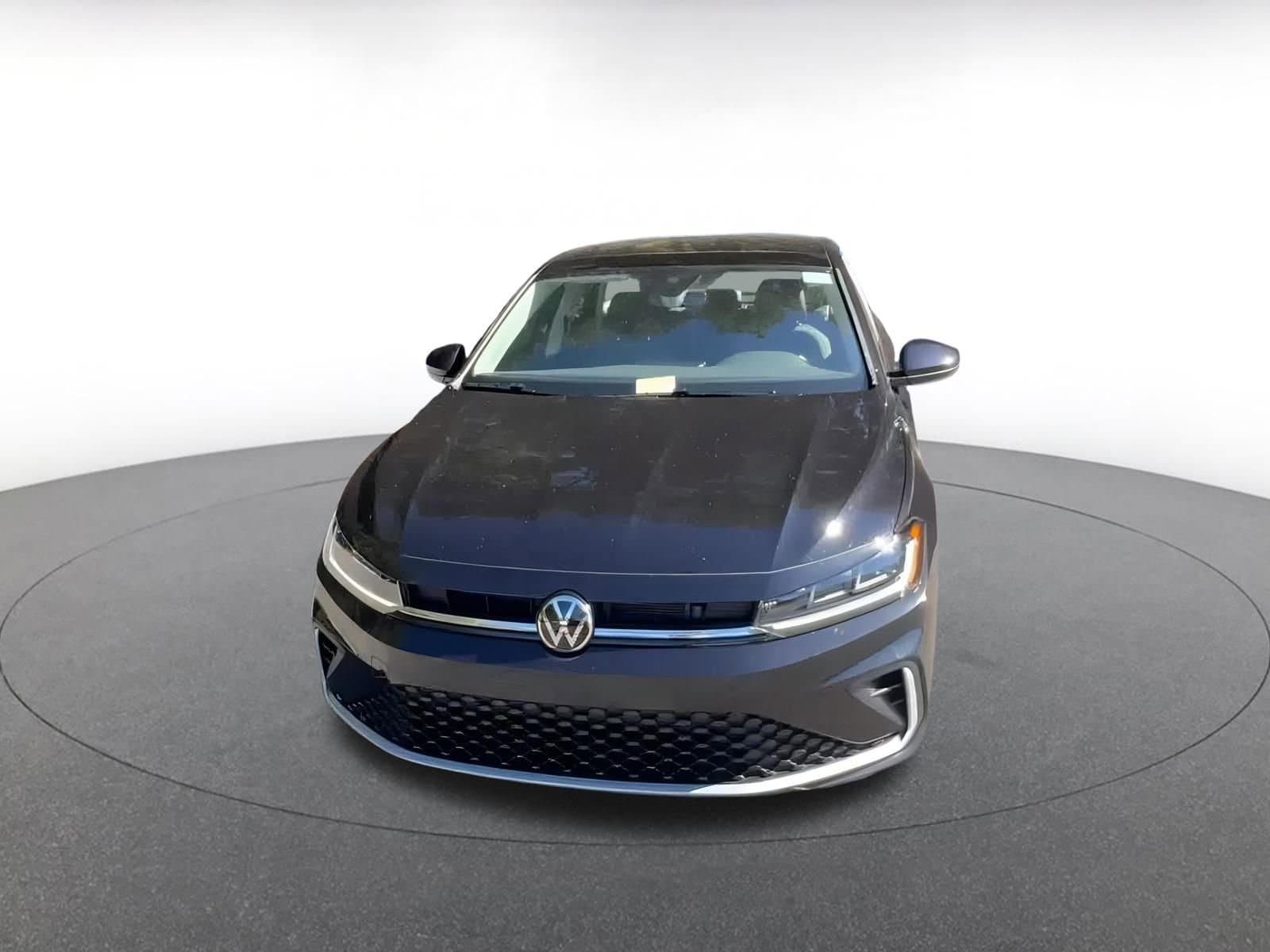 Thumbnail: 2025 Volkswagen Jetta - 3