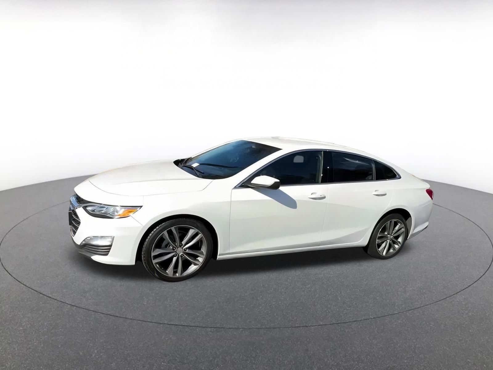 Thumbnail: 2024 Chevrolet Malibu - 8