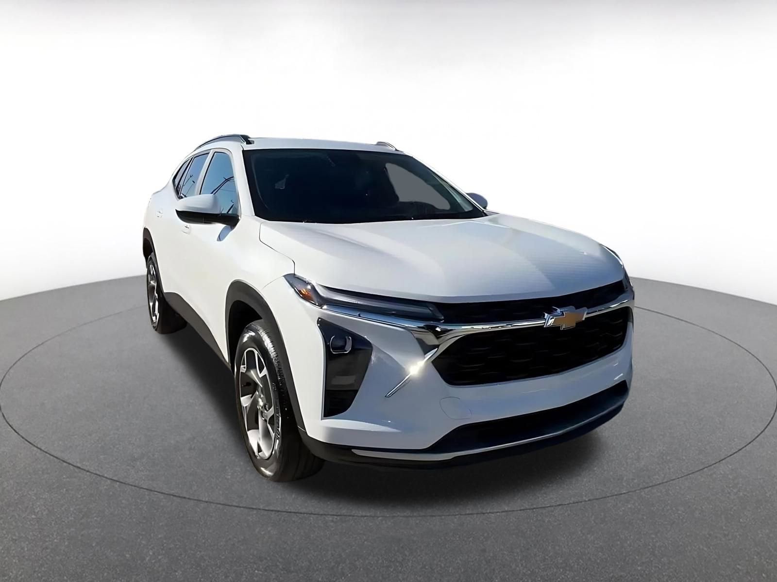 Thumbnail: 2025 Chevrolet Trax - 3