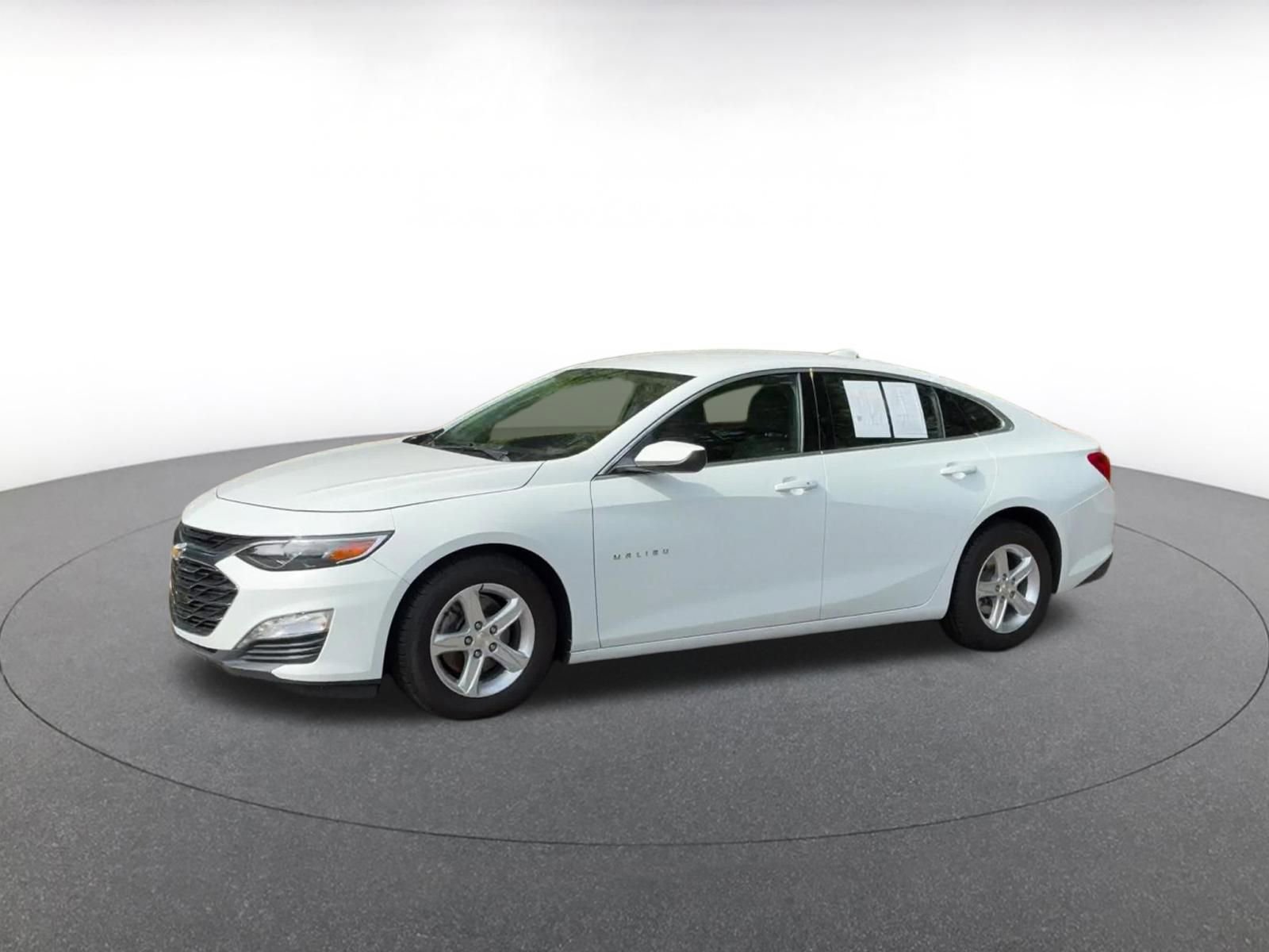 Thumbnail: 2023 Chevrolet Malibu - 9