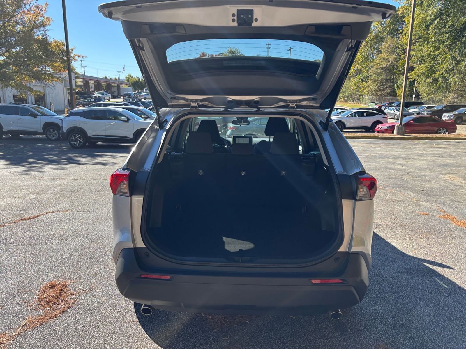 Thumbnail: 2025 Toyota RAV4 - 31