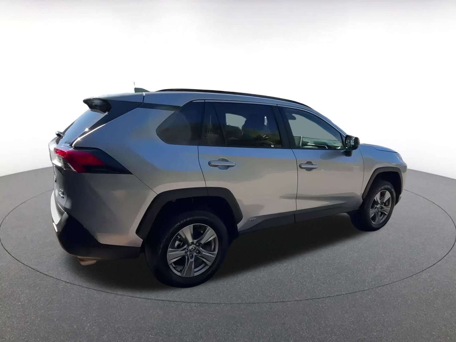 Thumbnail: 2025 Toyota RAV4 - 15