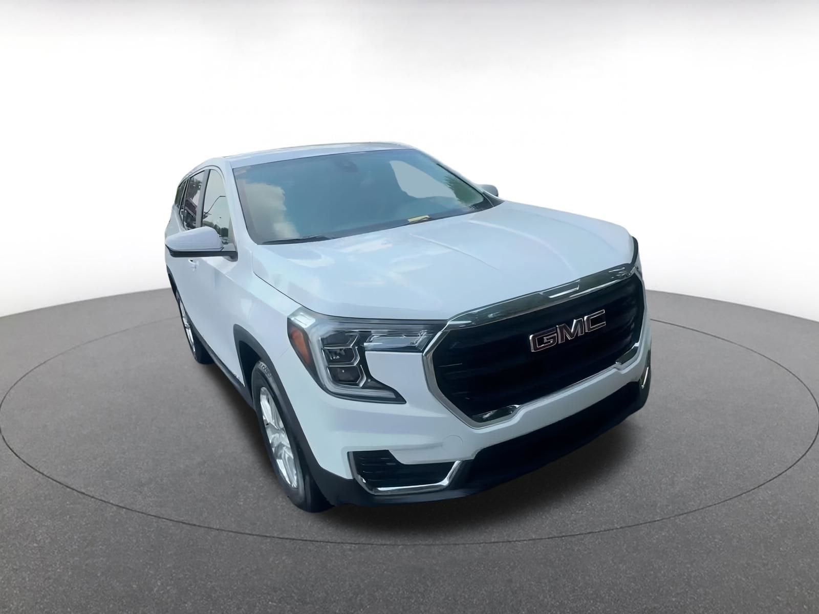 Thumbnail: 2024 GMC Terrain - 3