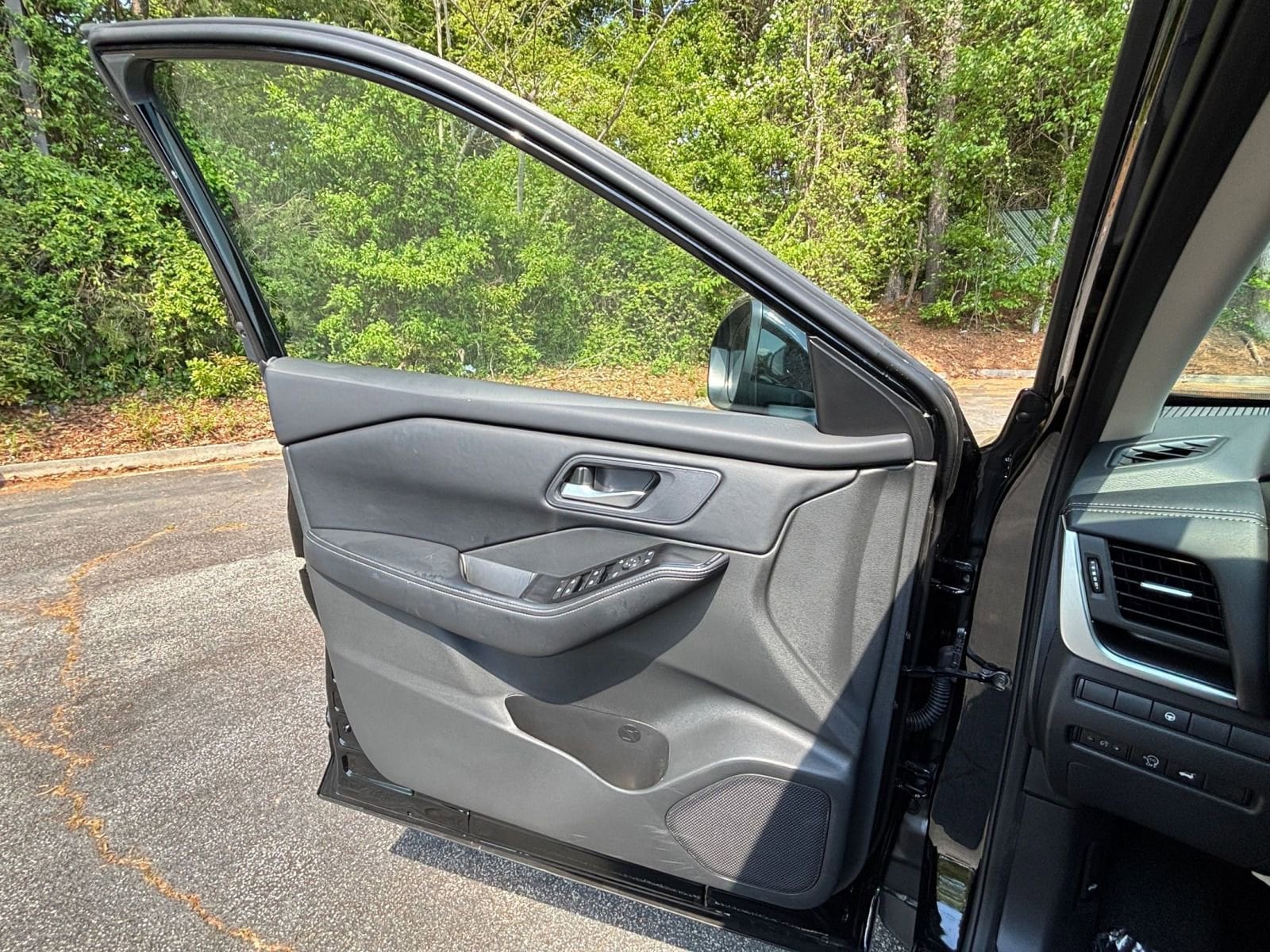 Thumbnail: 2025 Nissan Rogue - 18