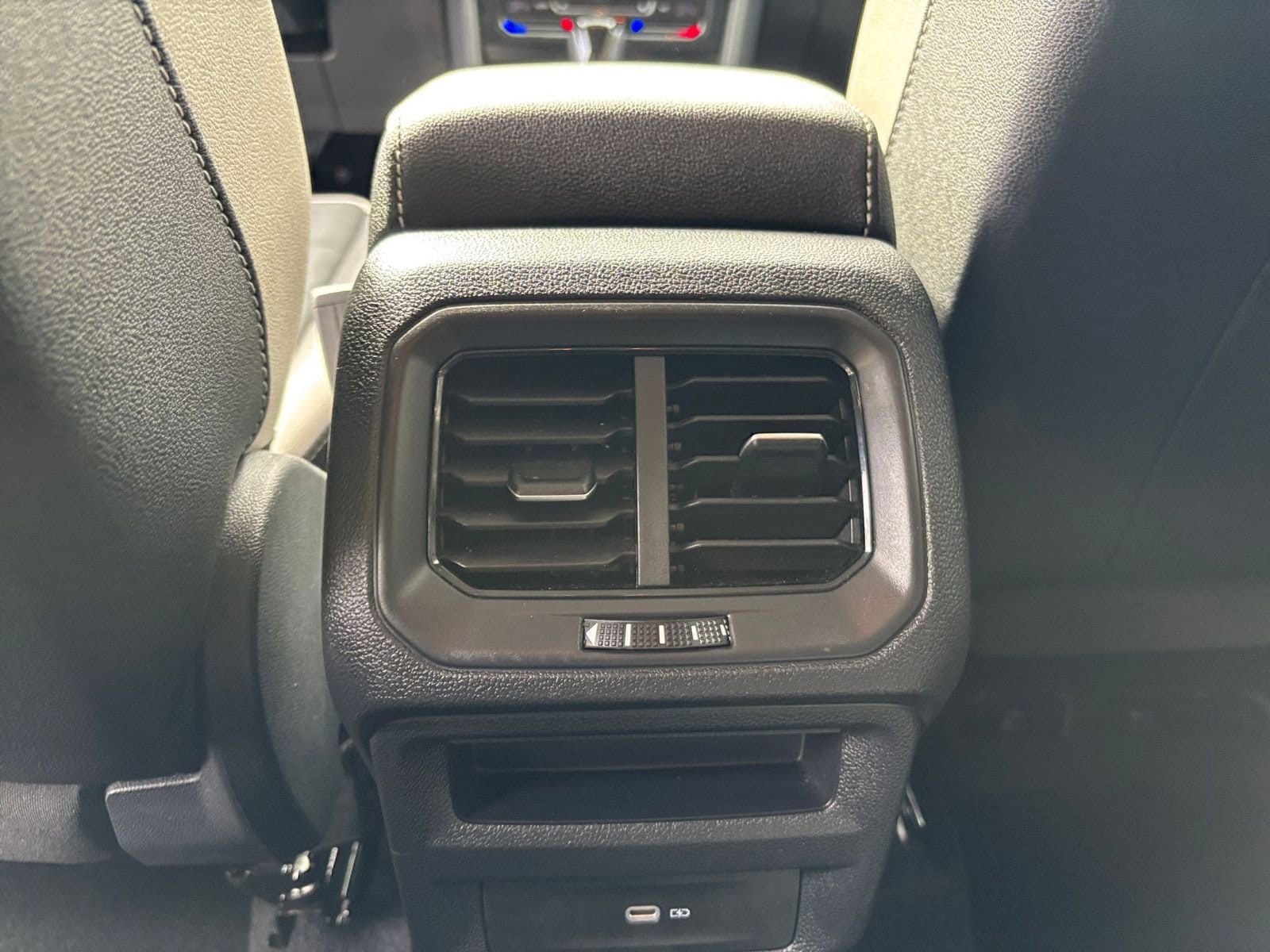 Thumbnail: 2025 Volkswagen Taos - 24