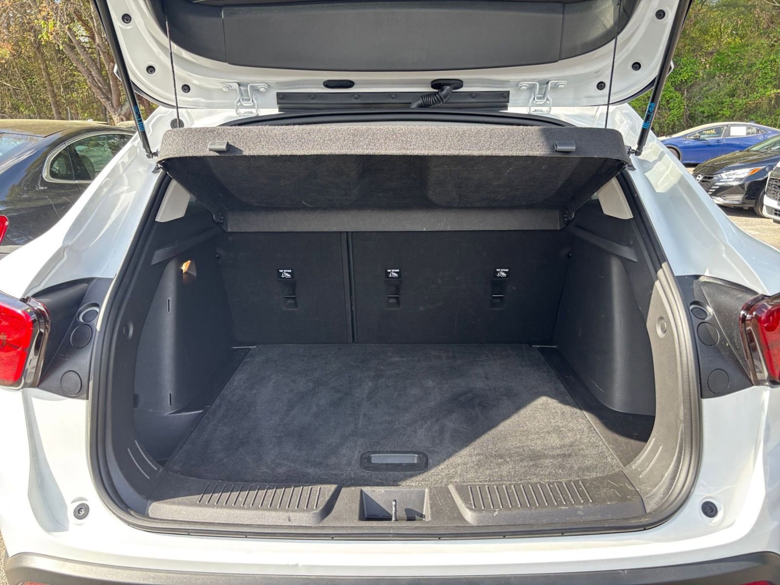 Thumbnail: 2025 Chevrolet Trax - 32