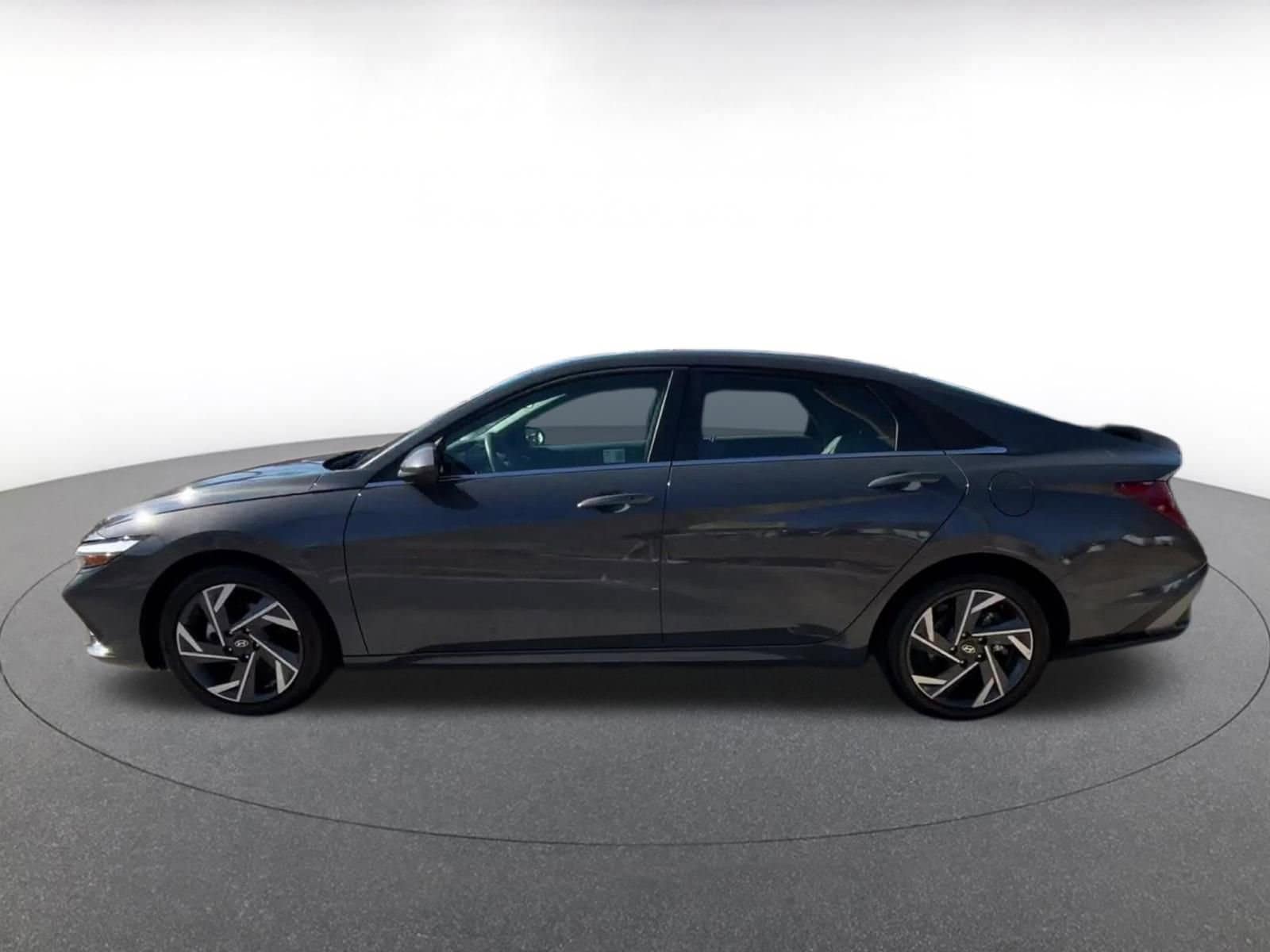 Thumbnail: 2025 Hyundai Elantra - 9