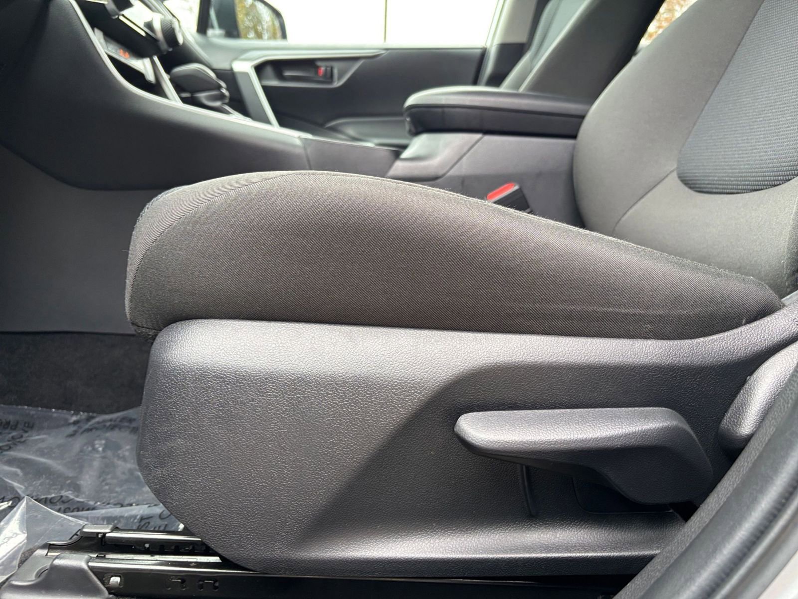 Thumbnail: 2025 Toyota RAV4 - 27