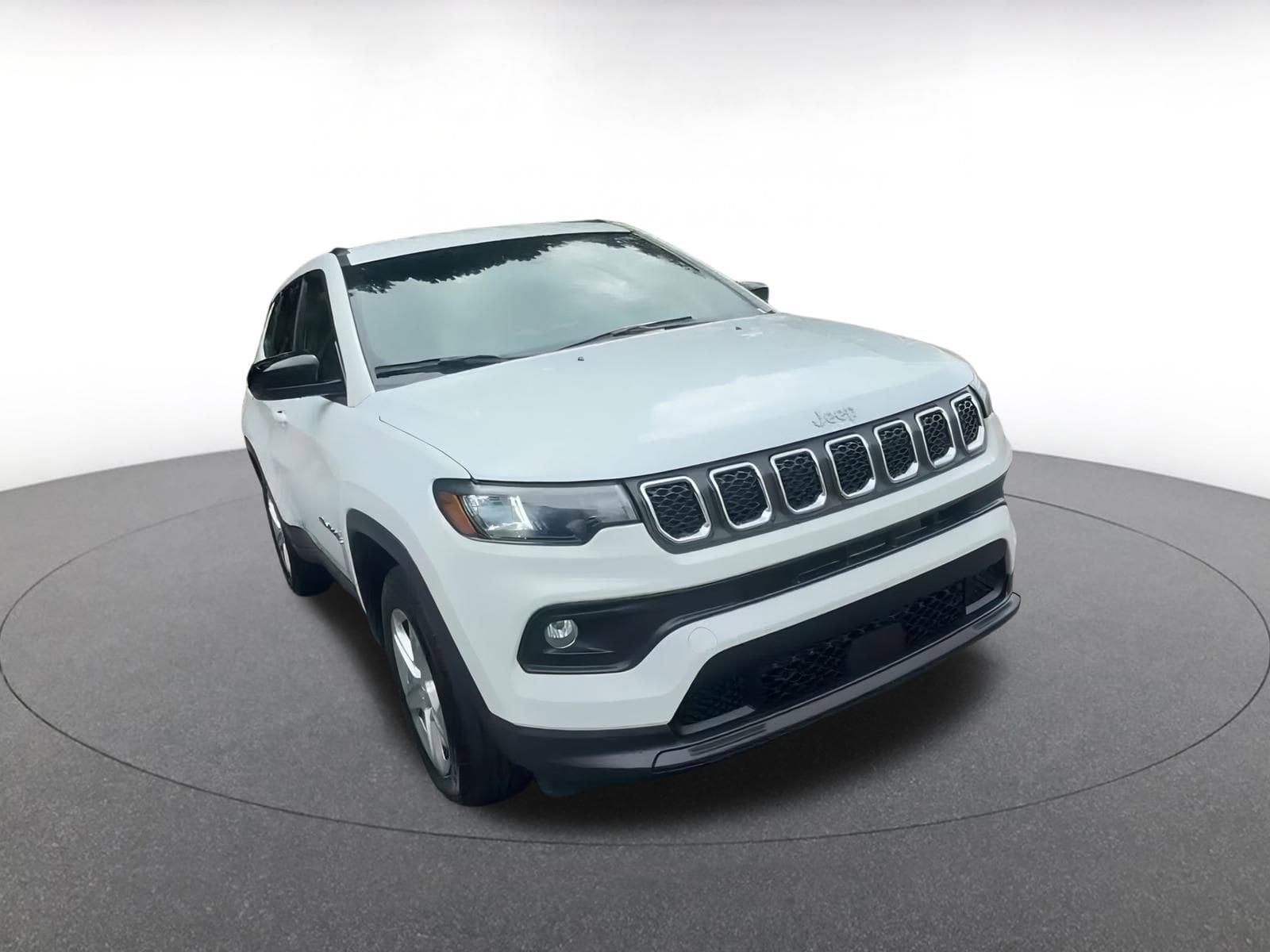 Thumbnail: 2023 Jeep Compass - 3