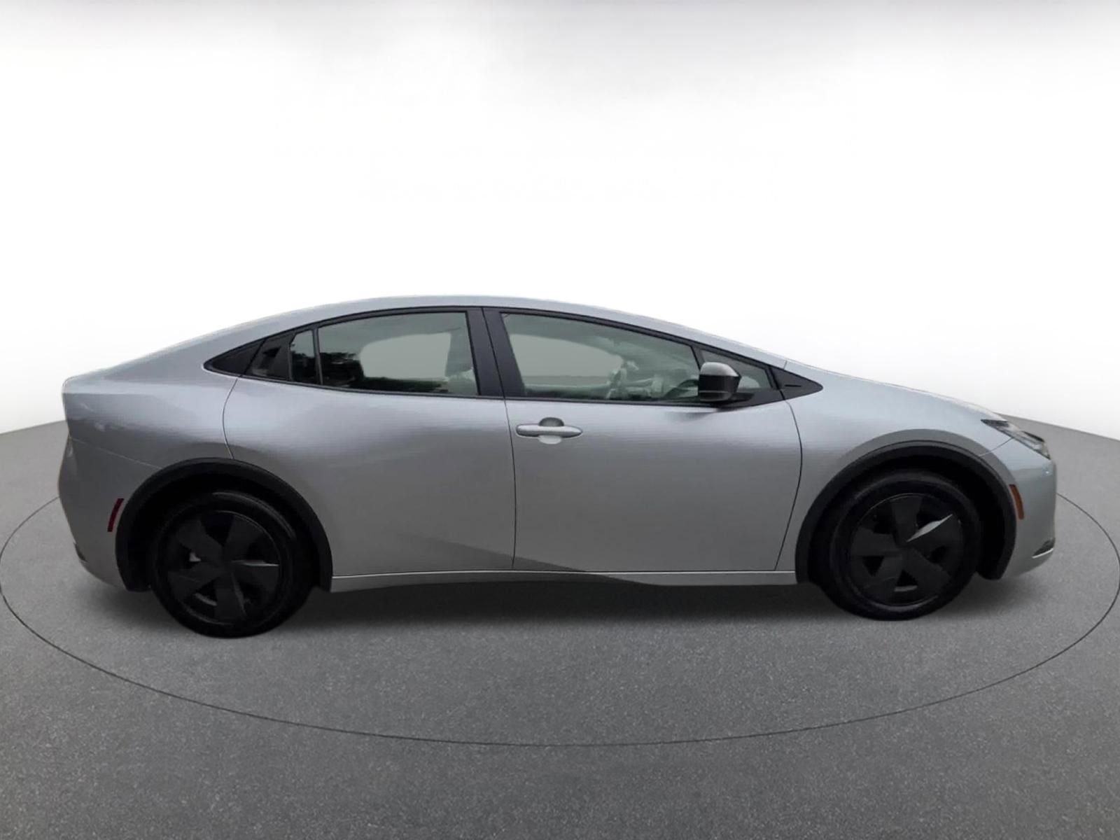 Thumbnail: 2025 Toyota Prius - 16